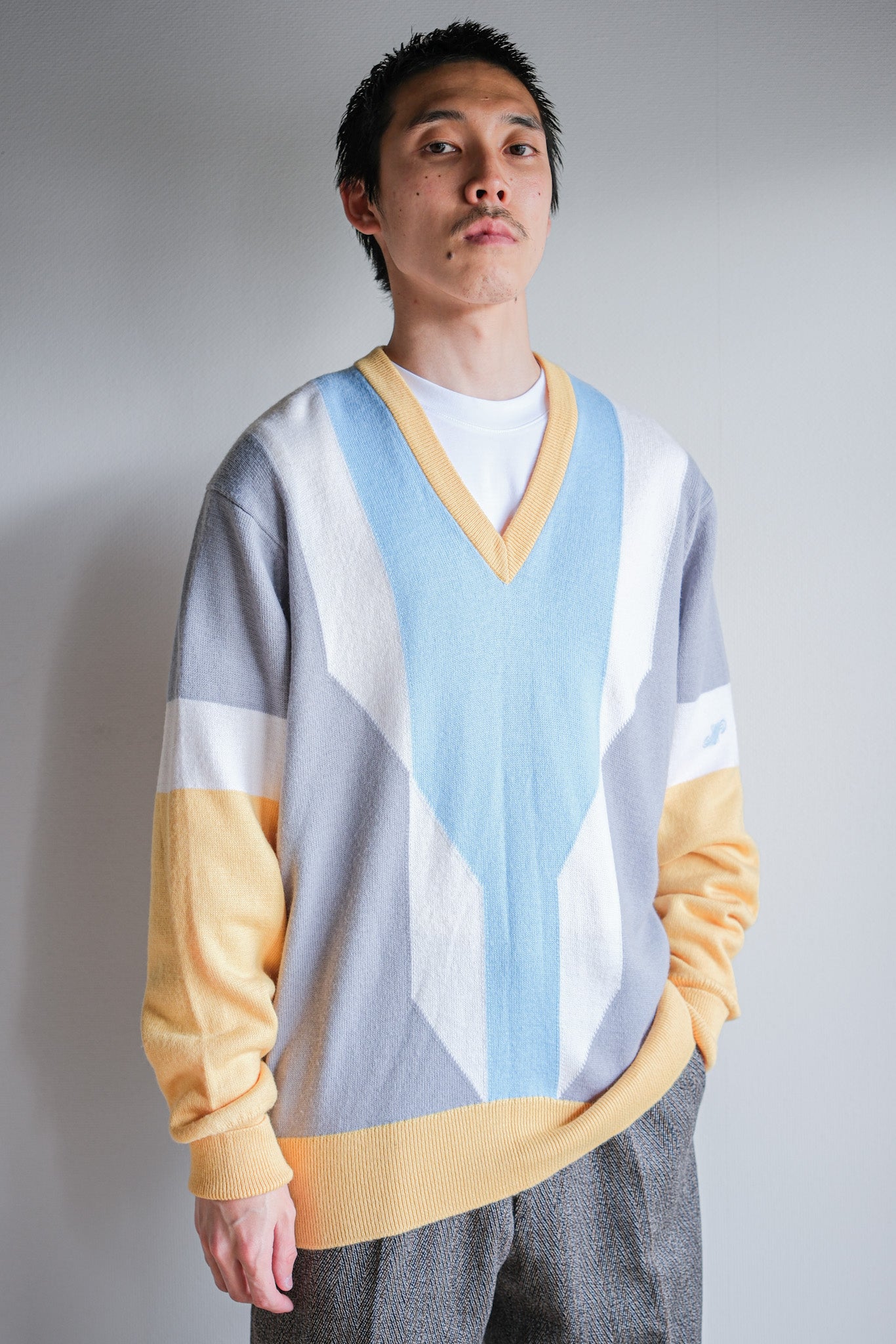 ［~80's］British Vintage Wool Acrylic V-necked Sweater Size.XXL "JAEGER SPORTSMAN"