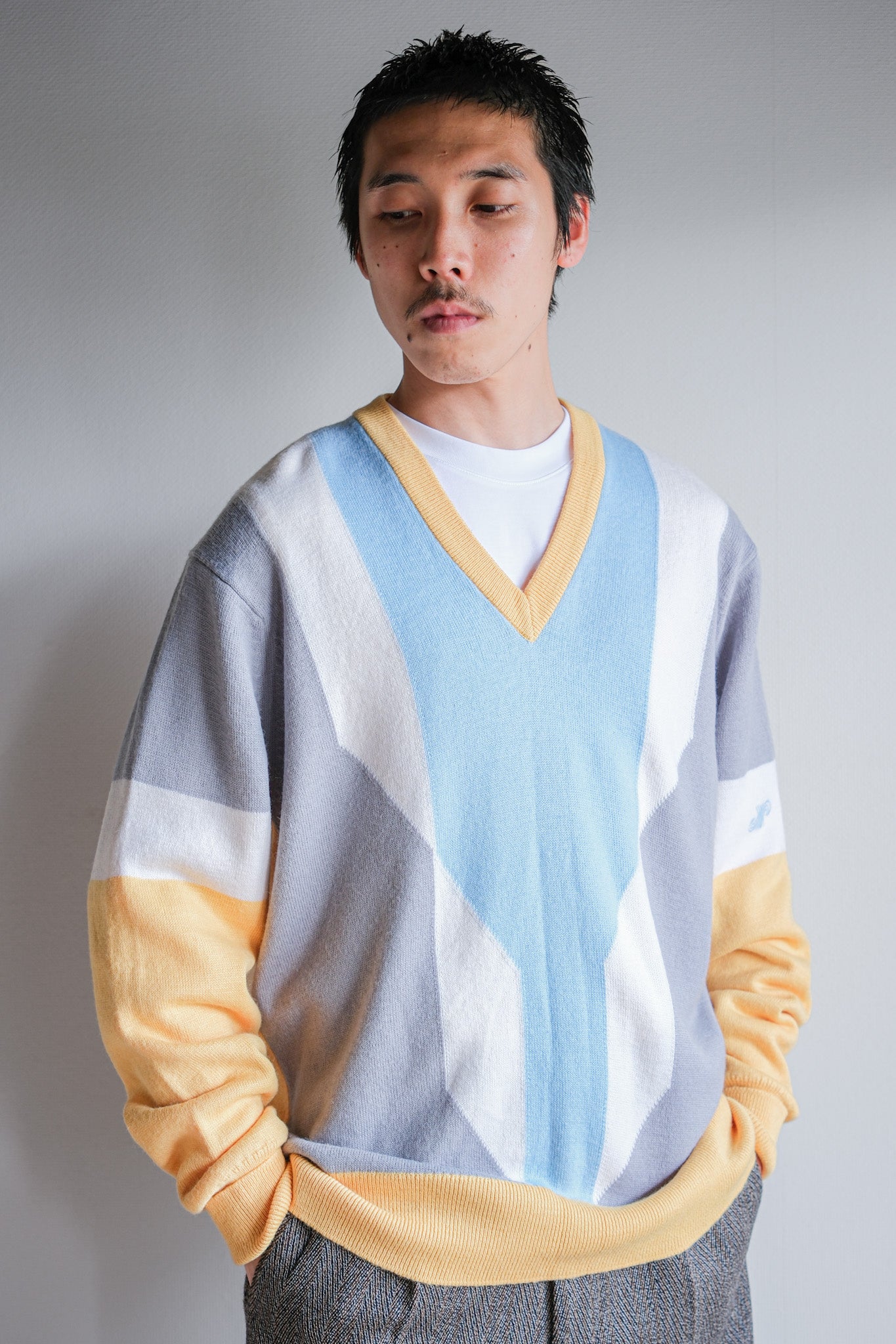 ［~80's］British Vintage Wool Acrylic V-necked Sweater Size.XXL "JAEGER SPORTSMAN"