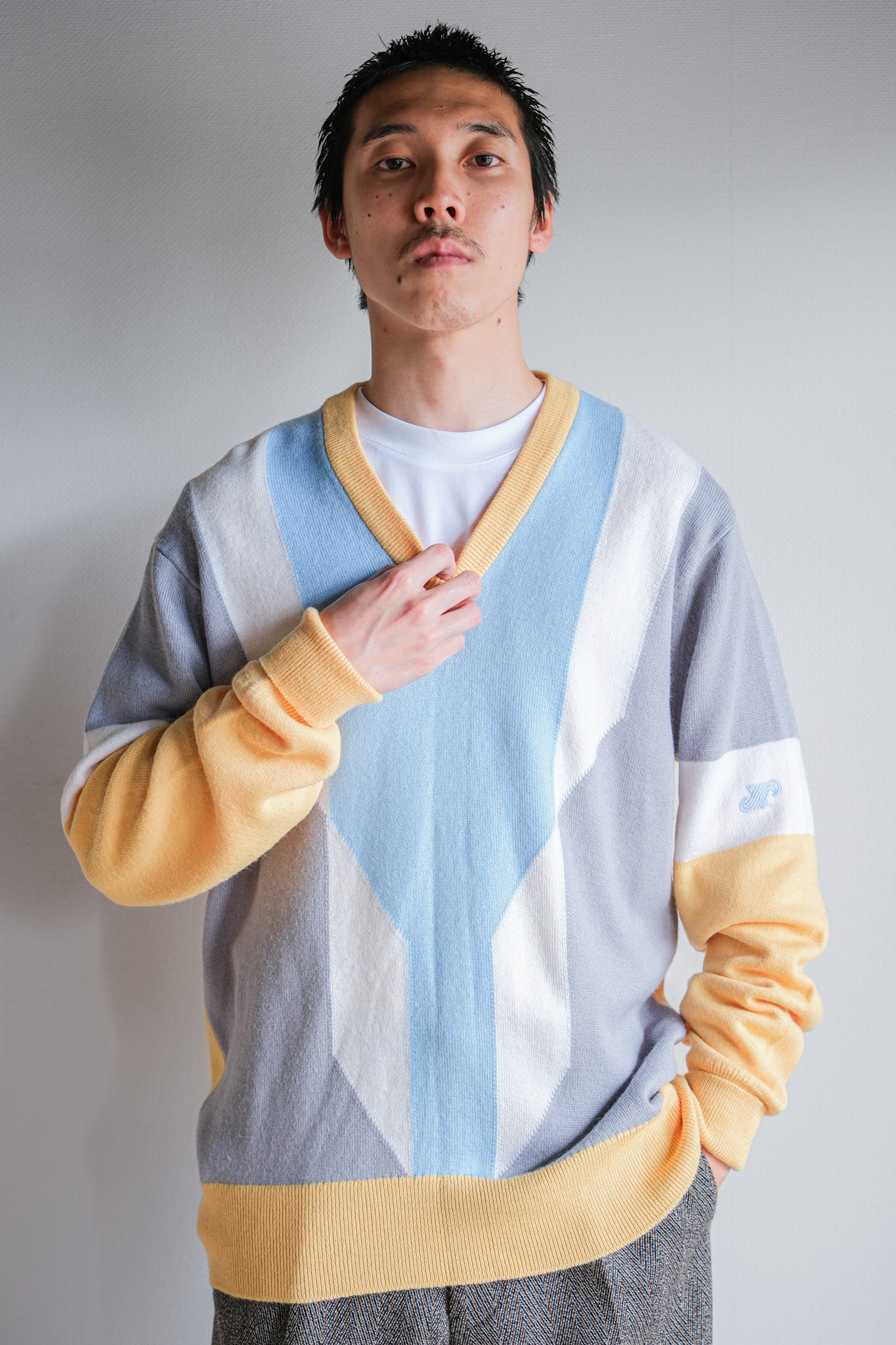 ［~80's］British Vintage Wool Acrylic V-necked Sweater Size.XXL "JAEGER SPORTSMAN"