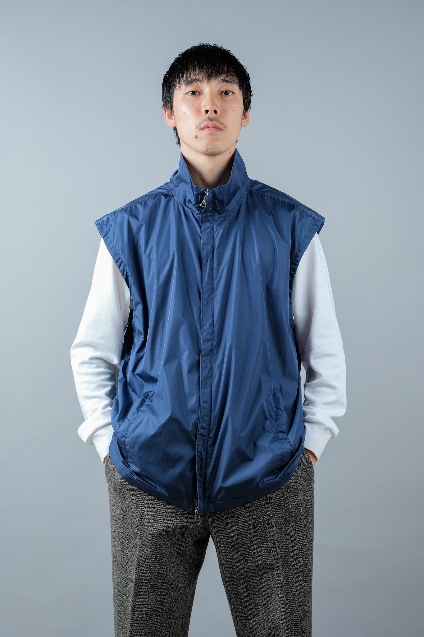 ［~90's］Old PRADA LINEA ROSSA Nylon Zip Up Vest Size.52 "PRADA SPORT"