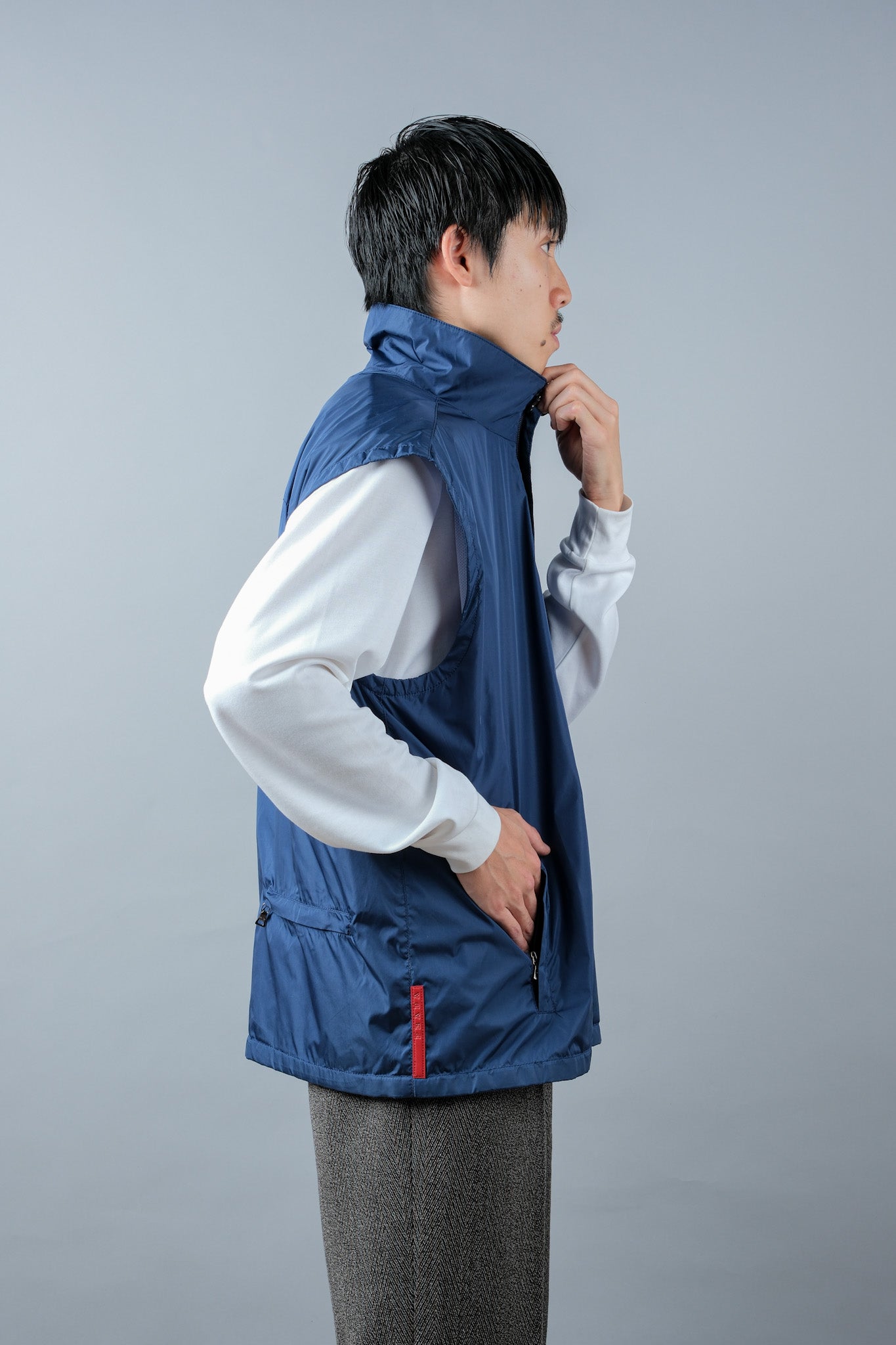 ［~90's］Old PRADA LINEA ROSSA Nylon Zip Up Vest Size.52 "PRADA SPORT"