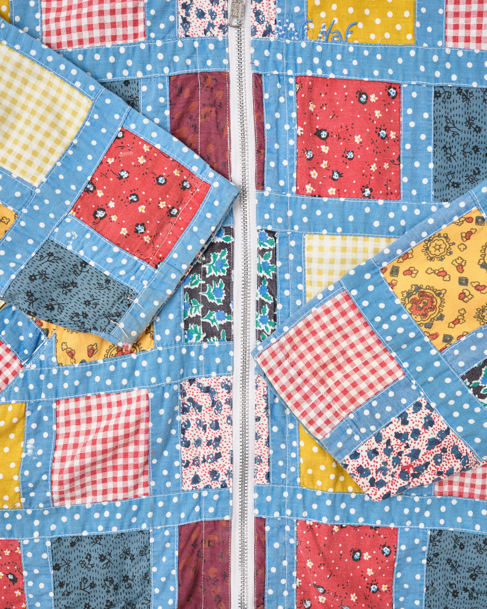 ［~90’s］Old NAF NAF Various Patterned Patchwork Zip Up Hooded Jacket