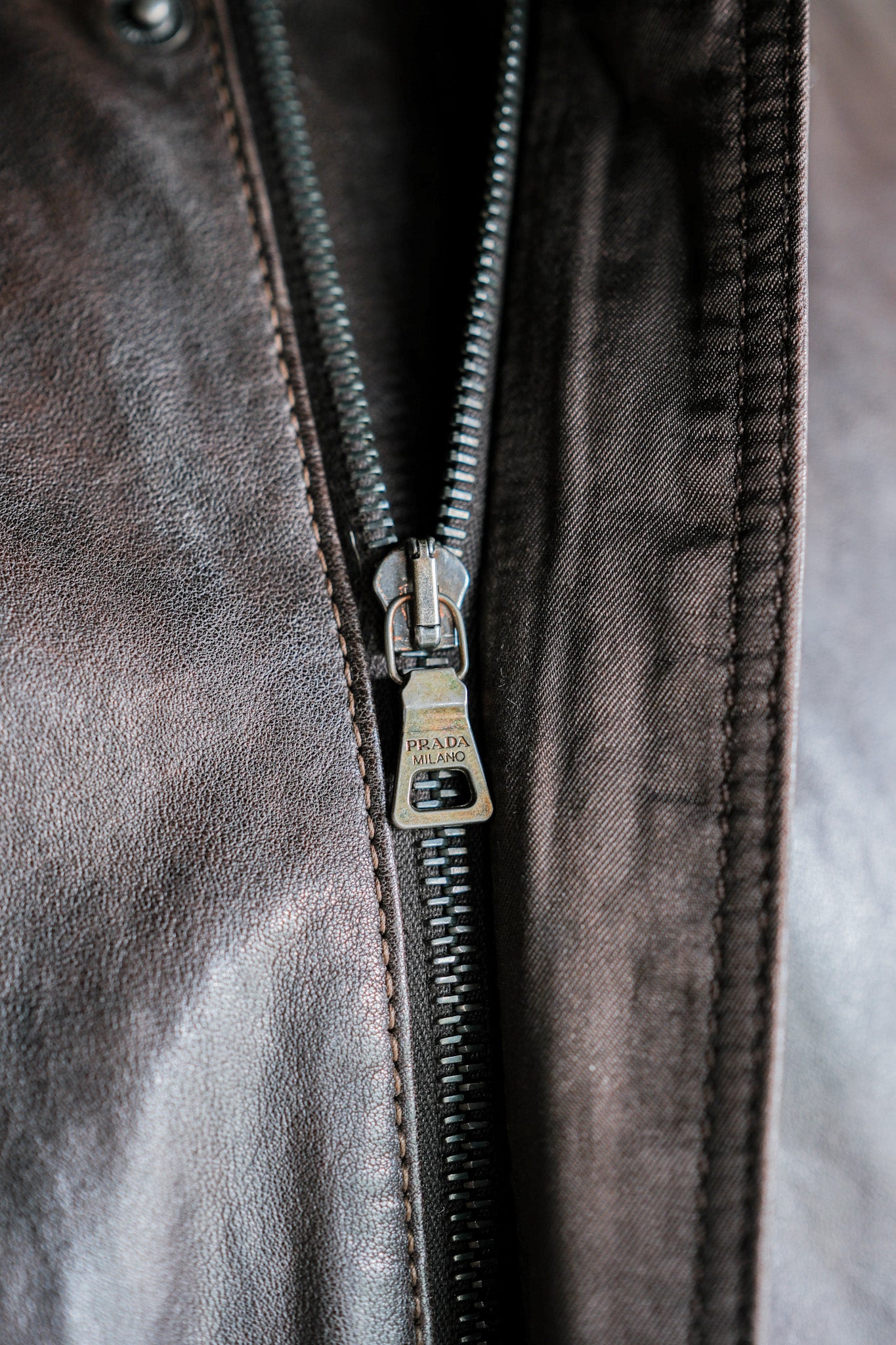 [〜2010年代]舊的Prada Linea Rossa Brown Leather Blouson尺寸。48“ Prada Sport”
