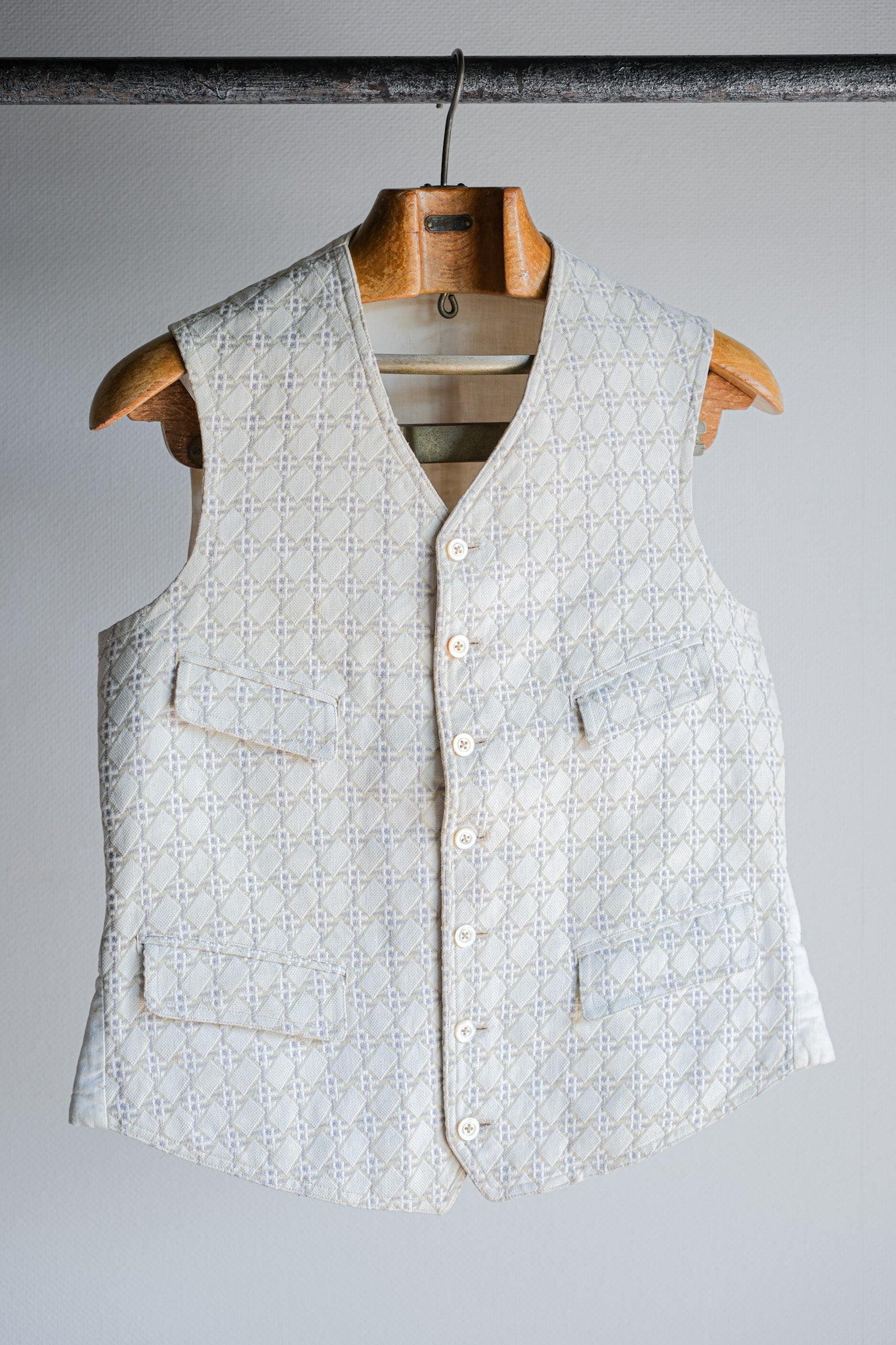 【~30's】French Vintage White Cotton Work Gilet "Unusual Fabric"