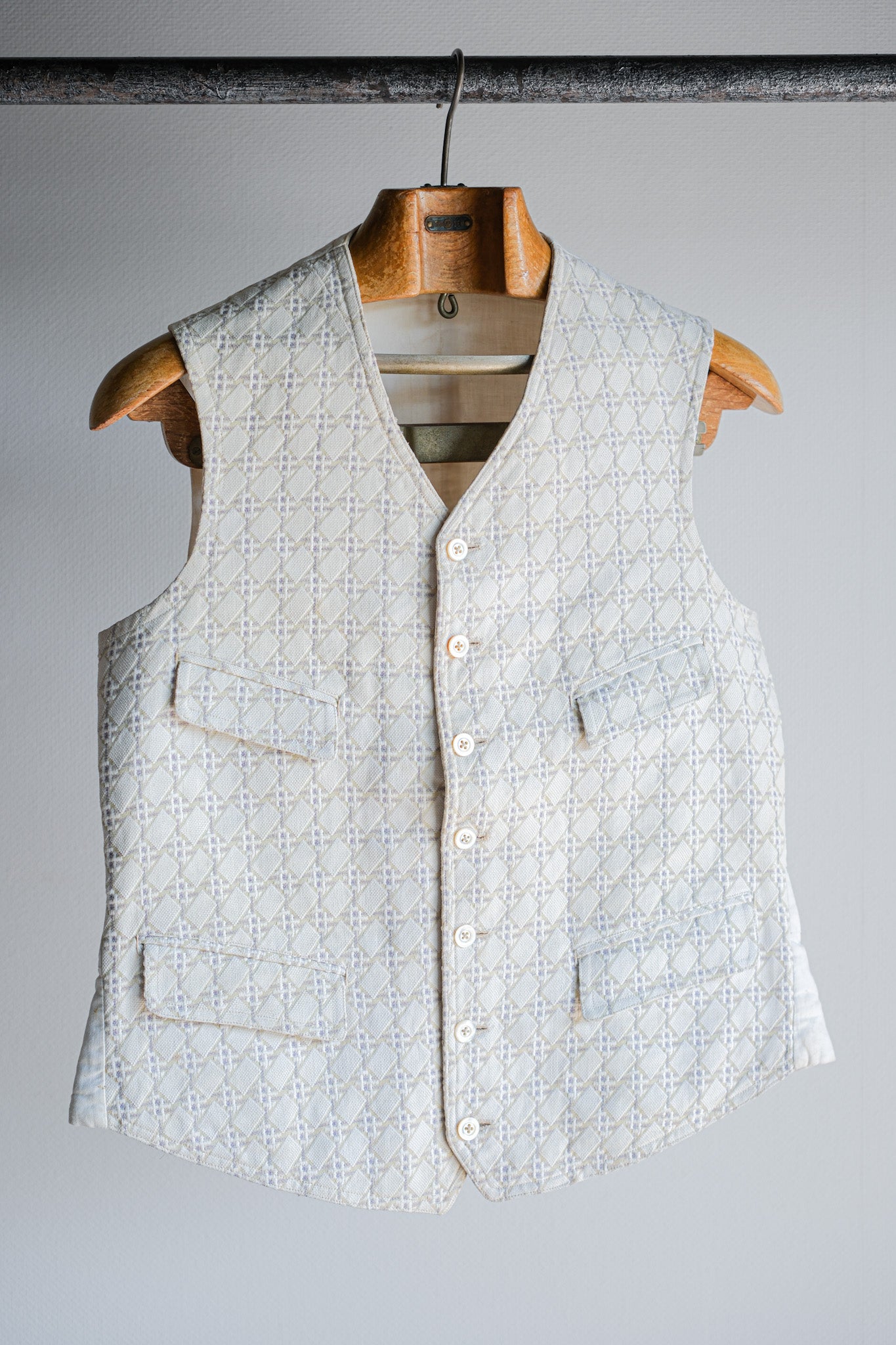 ［~30's］French Vintage White Cotton Work Gilet "Unusual Fabric"