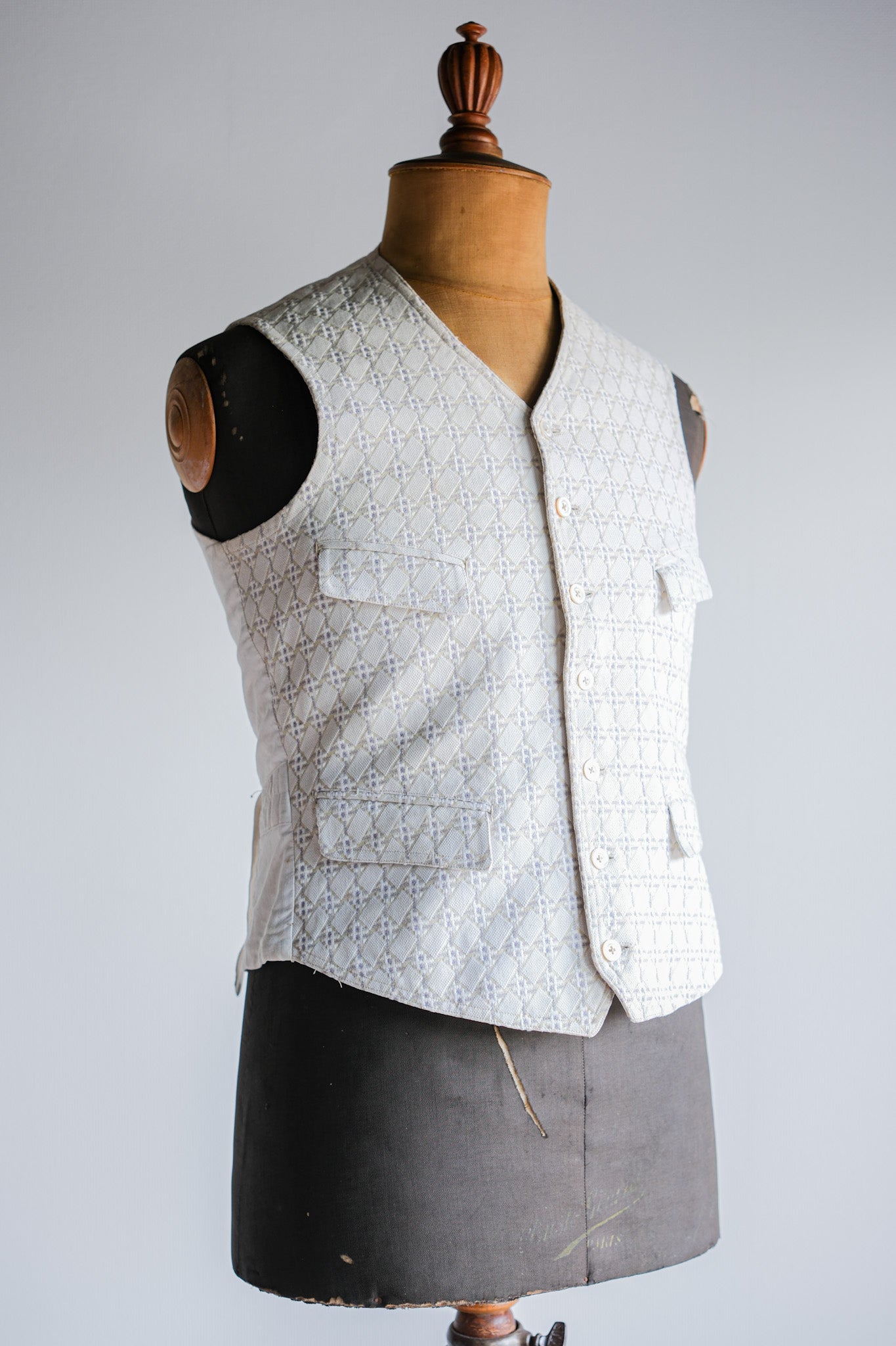 ［~30's］French Vintage White Cotton Work Gilet "Unusual Fabric"