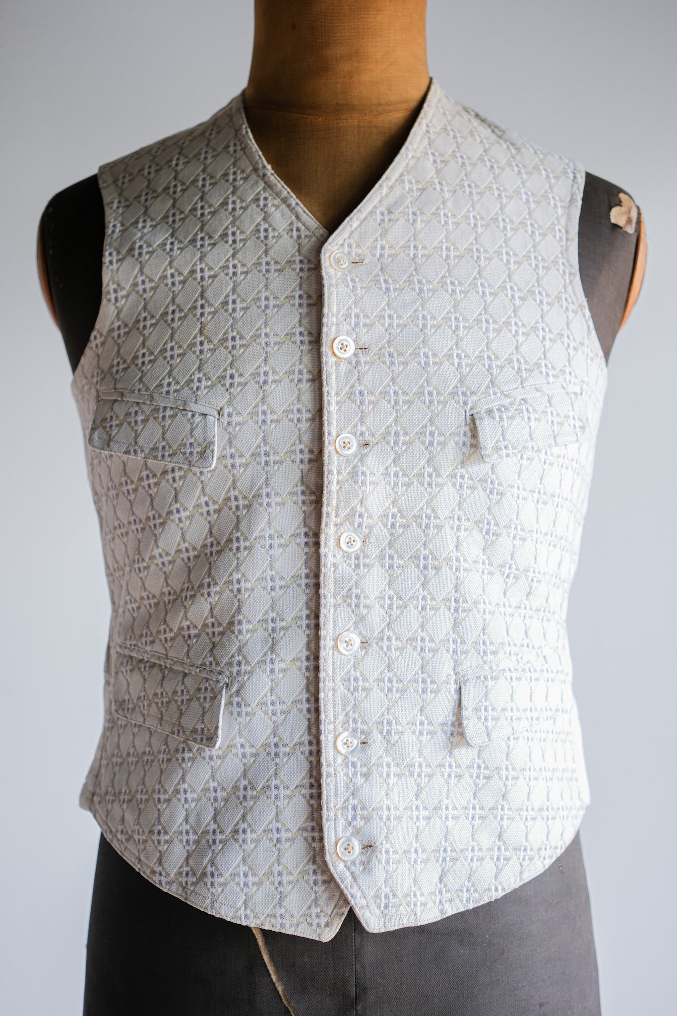 ［~30's］French Vintage White Cotton Work Gilet "Unusual Fabric"