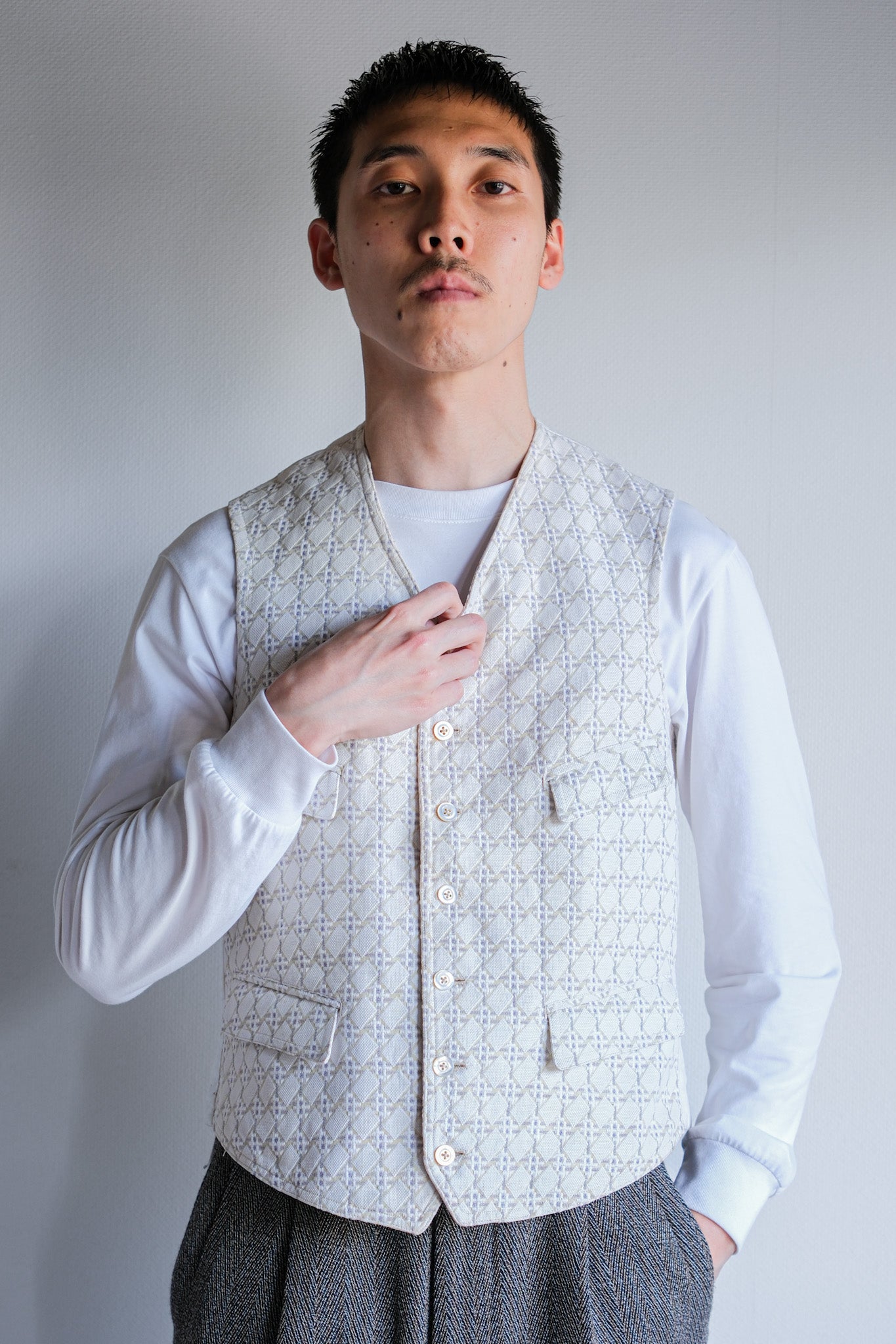 ［~30's］French Vintage White Cotton Work Gilet "Unusual Fabric"