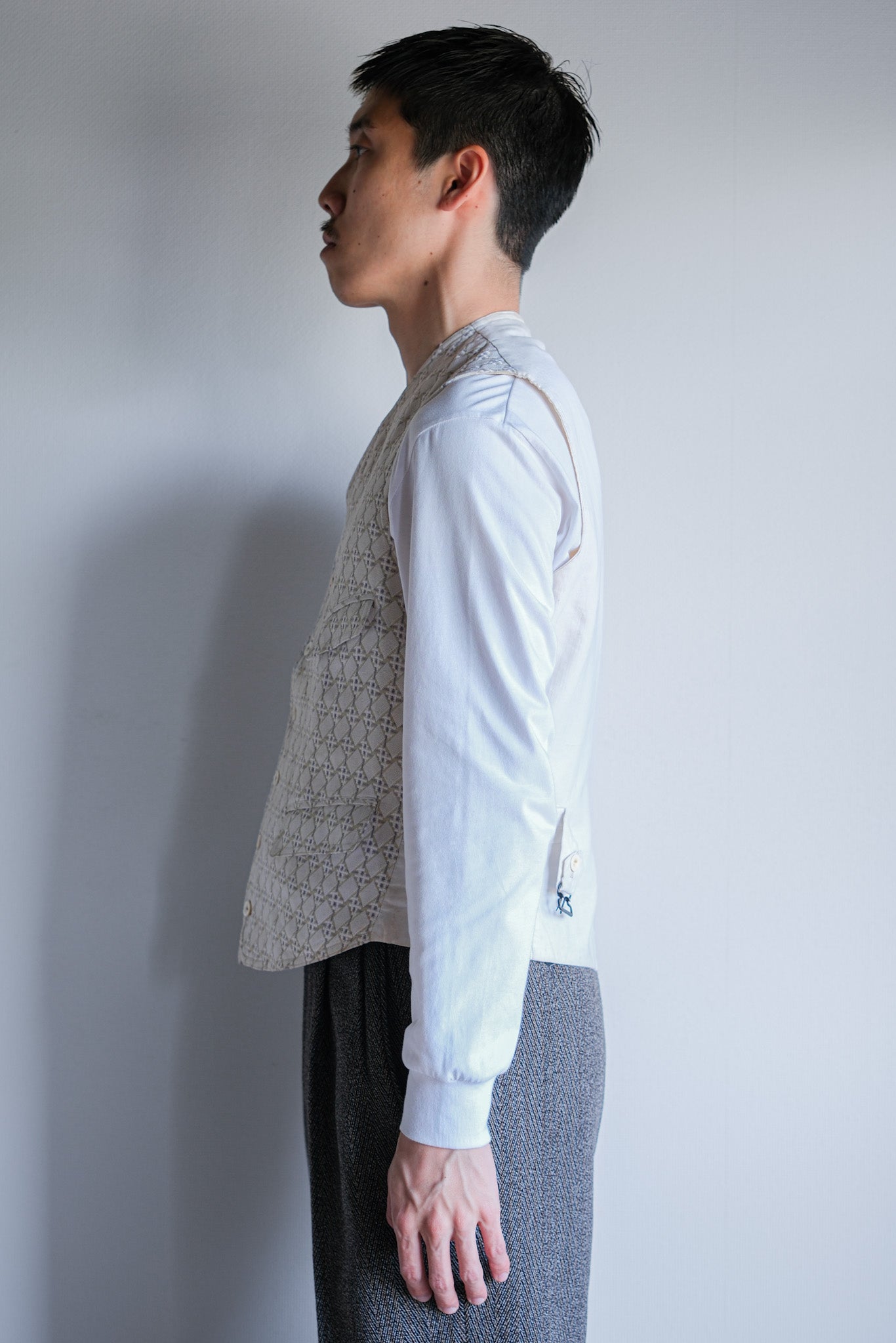 ［~30's］French Vintage White Cotton Work Gilet "Unusual Fabric"