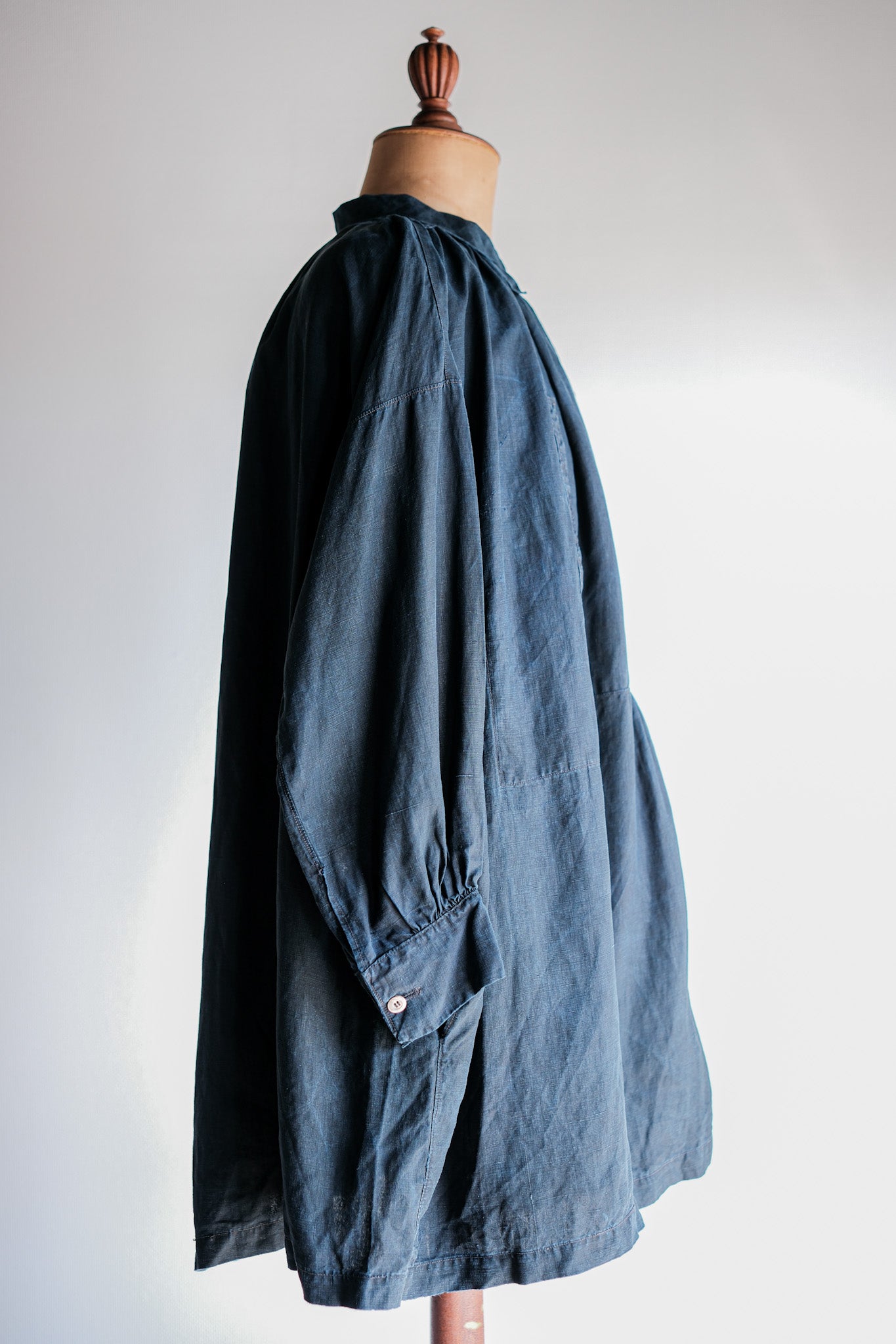 [Early 20th C] French Antique Indigo Linen Smock "BIAUDE"