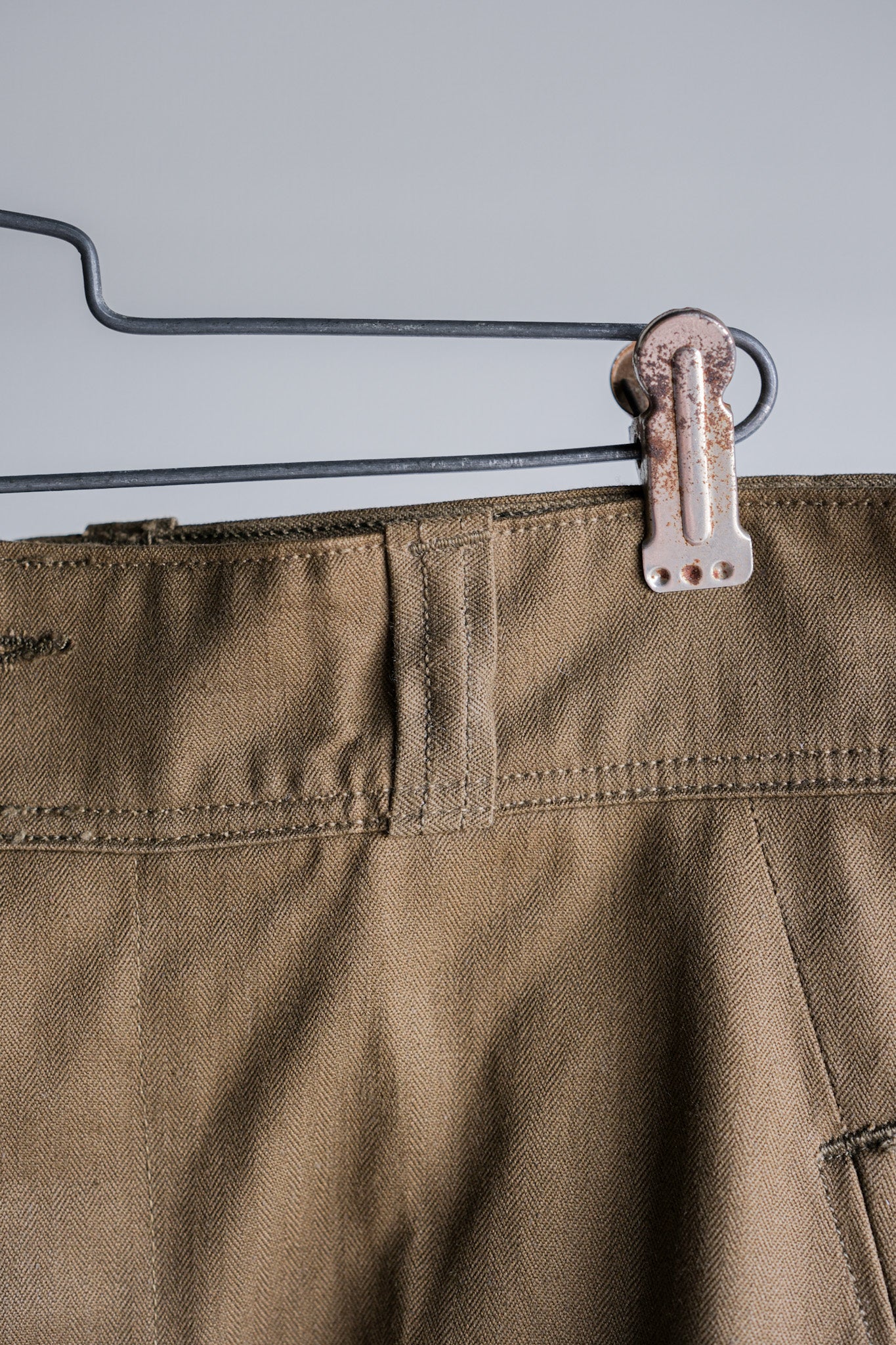 [~ 60's] Taille des pantalons de terrain de l'armée française M47.23 "Stock mort"