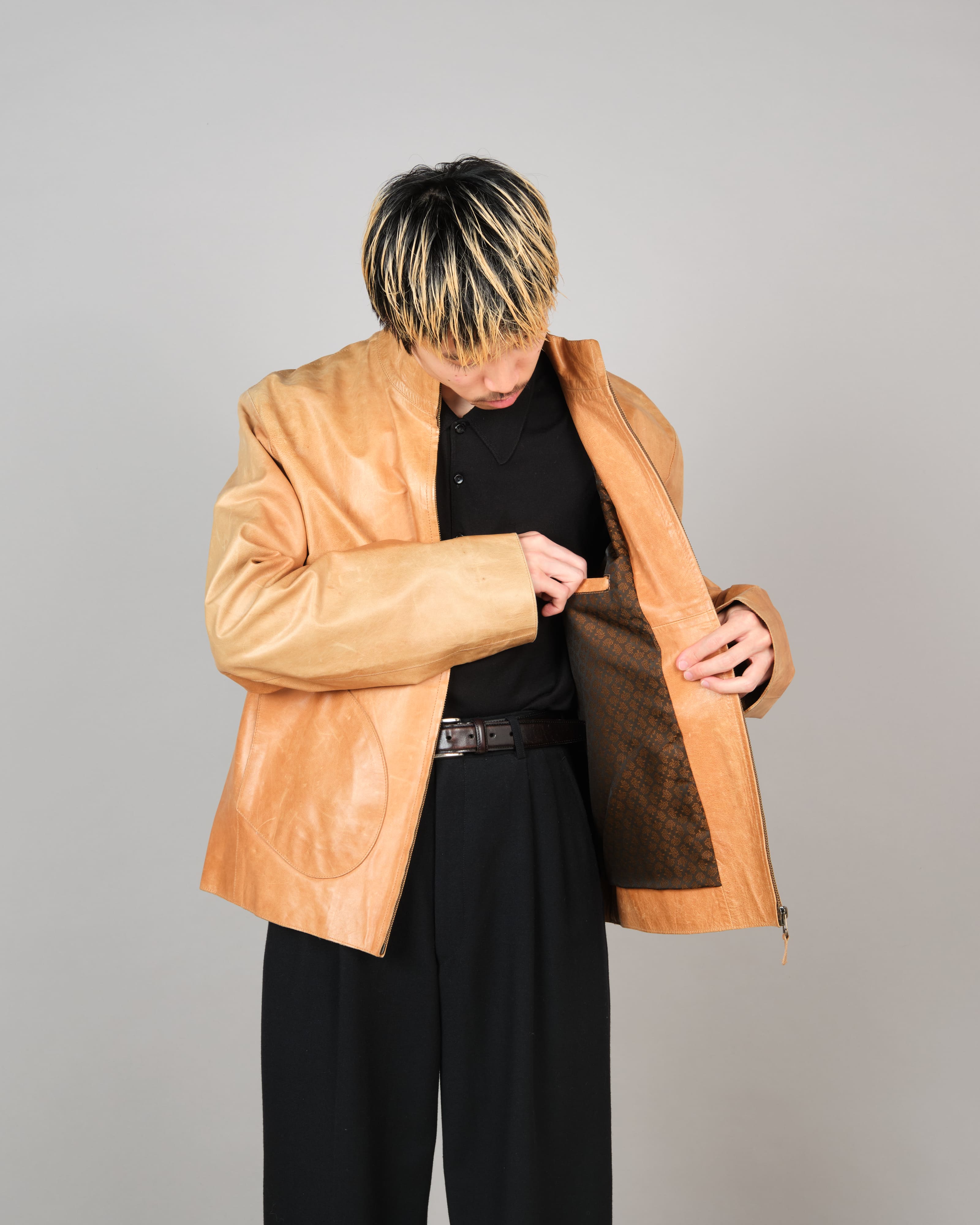 [~ 90's] vieille veste en cuir de mûrie.42