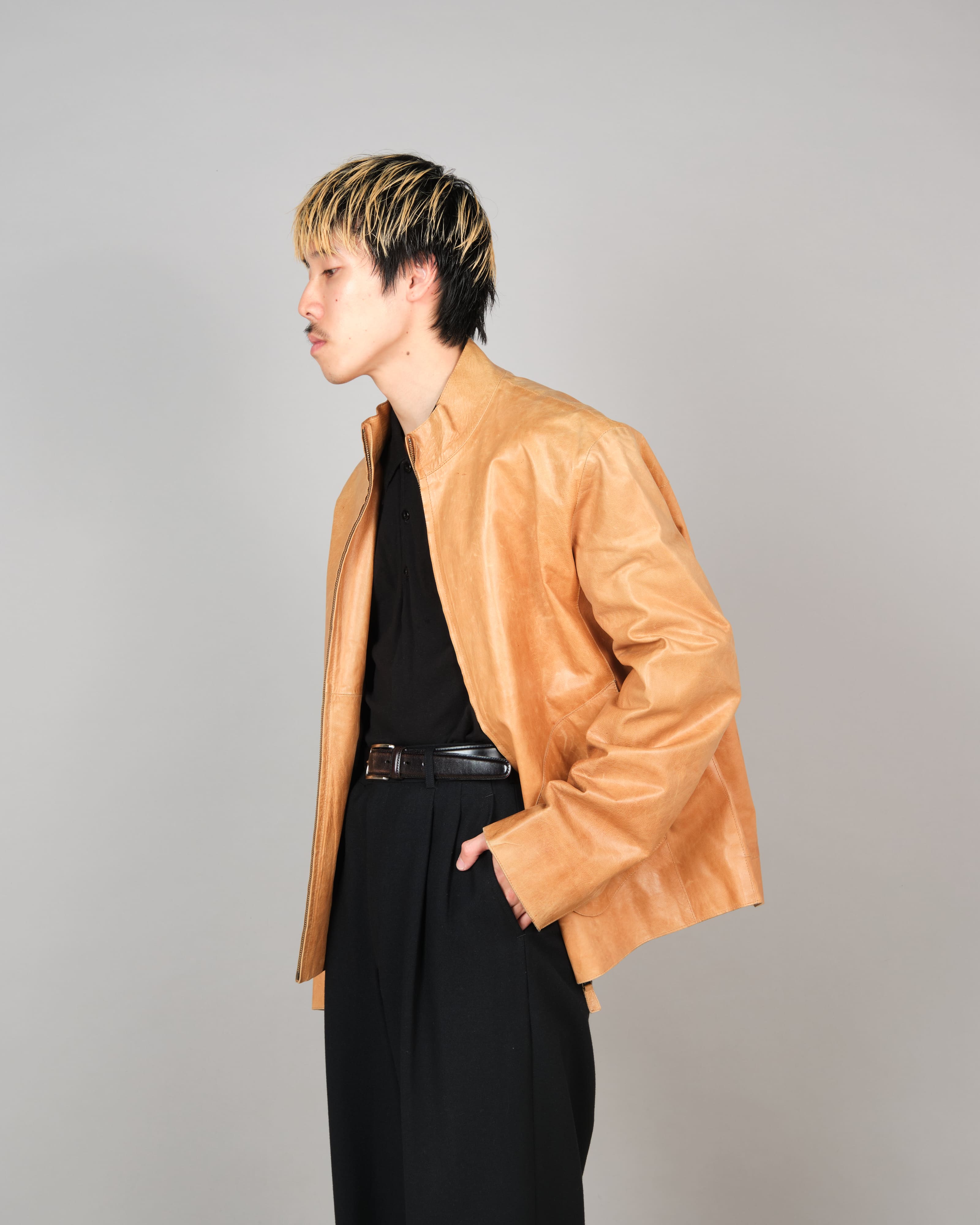 [~ 90's] vieille veste en cuir de mûrie.42
