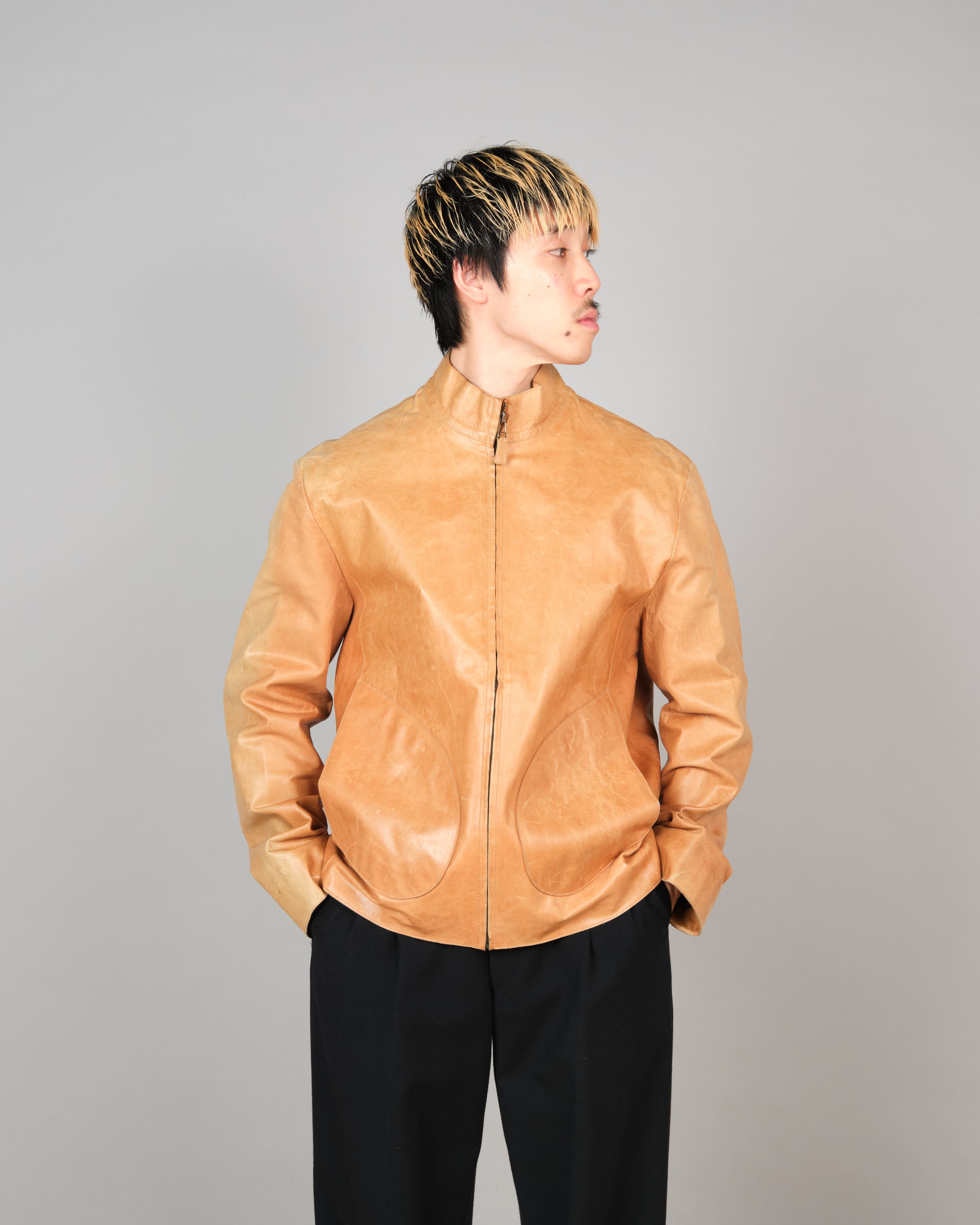 [~ 90's] vieille veste en cuir de mûrie.42