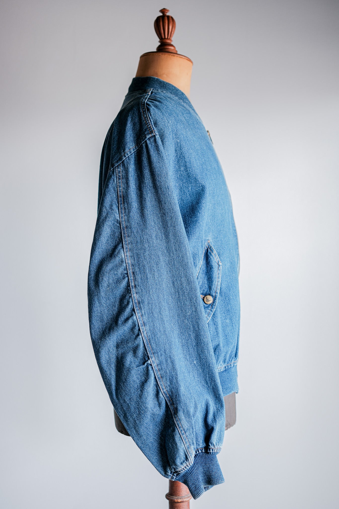 [~ 80 년대] Old Emporio Armani Denim 폭격기 재킷 크기 .50