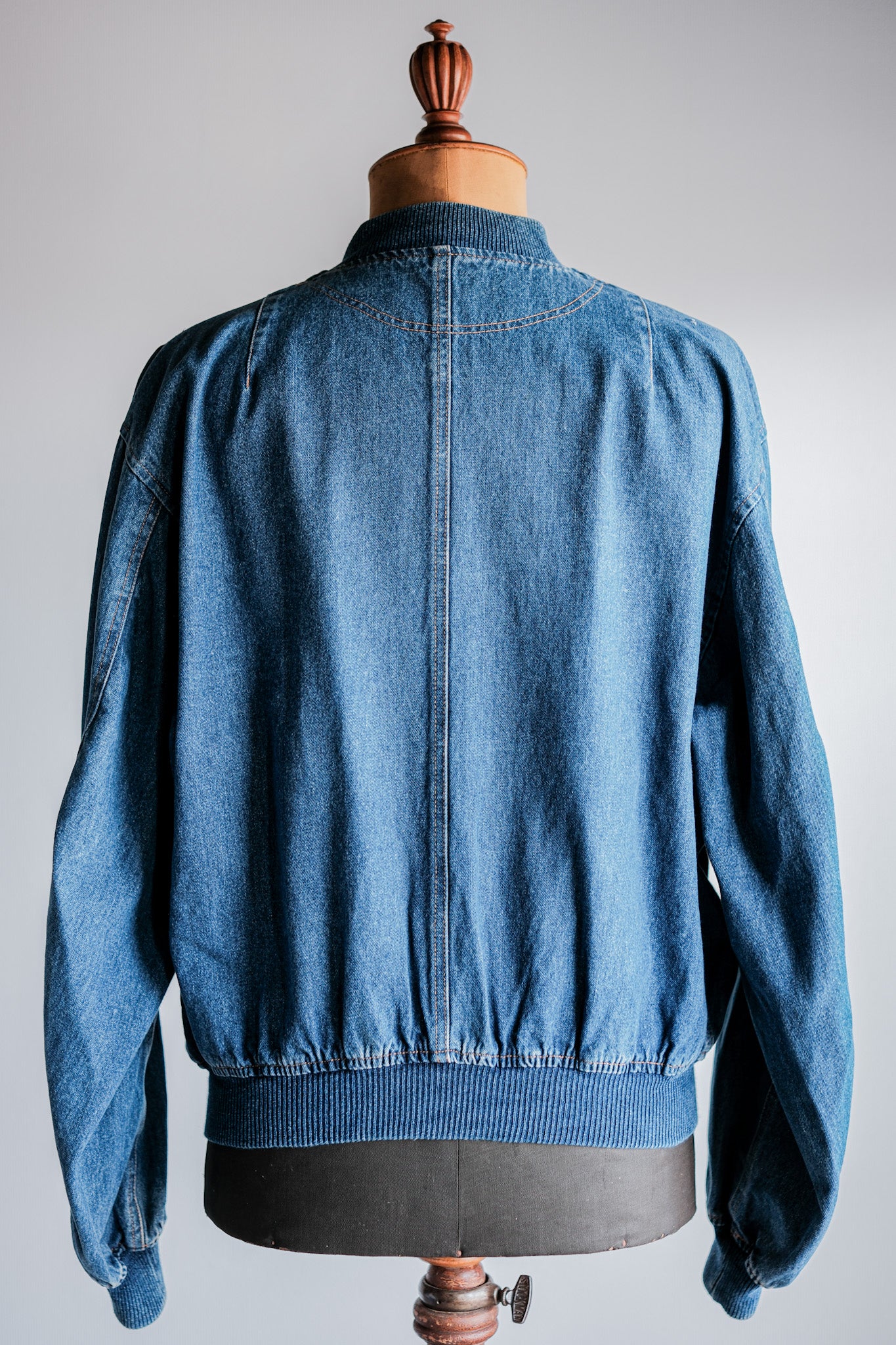 [~ 80 년대] Old Emporio Armani Denim 폭격기 재킷 크기 .50