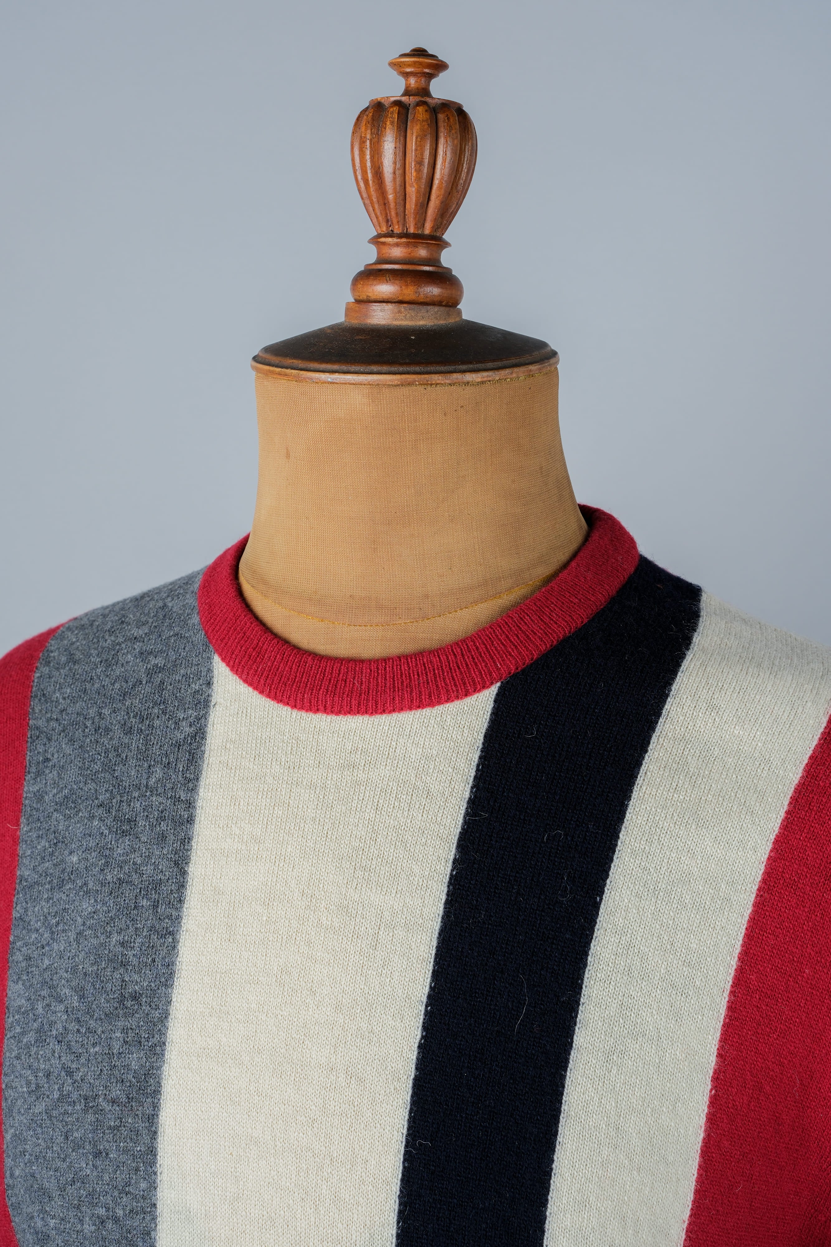 【~70's】British Vintage Wool Crew Necked Sweater Size.40 "JAEGER"