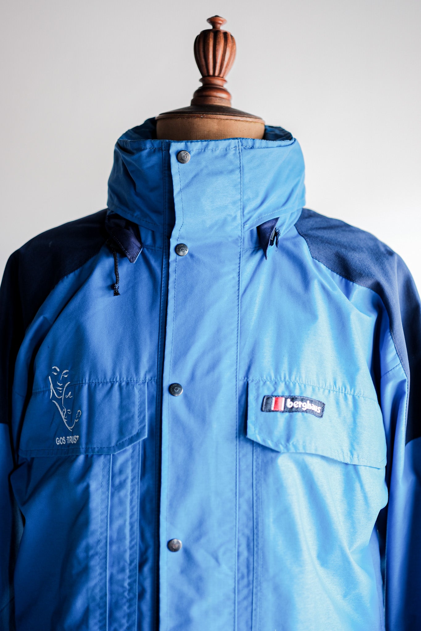 90's】Vintage Berghaus GORE-TEX Hiking Jacket Size.Small