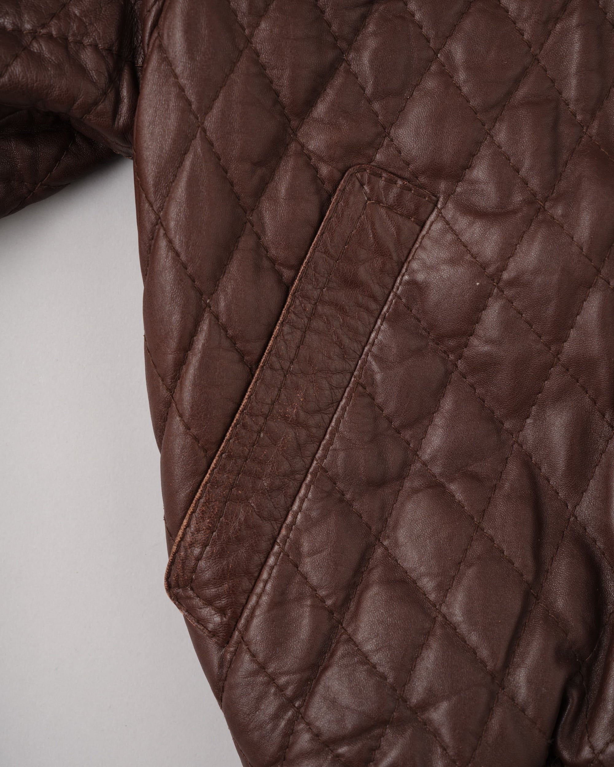 【~90's】Old VALENTINO Quilt Lined Leather Belted Cardigan Jacket Size.52
