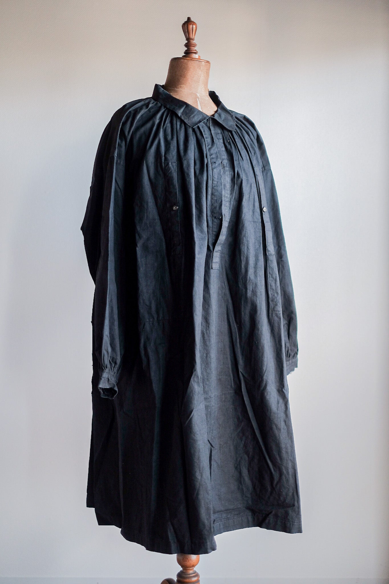 ［Early 20th C］French Antique Black Linen Smock "Biaude"