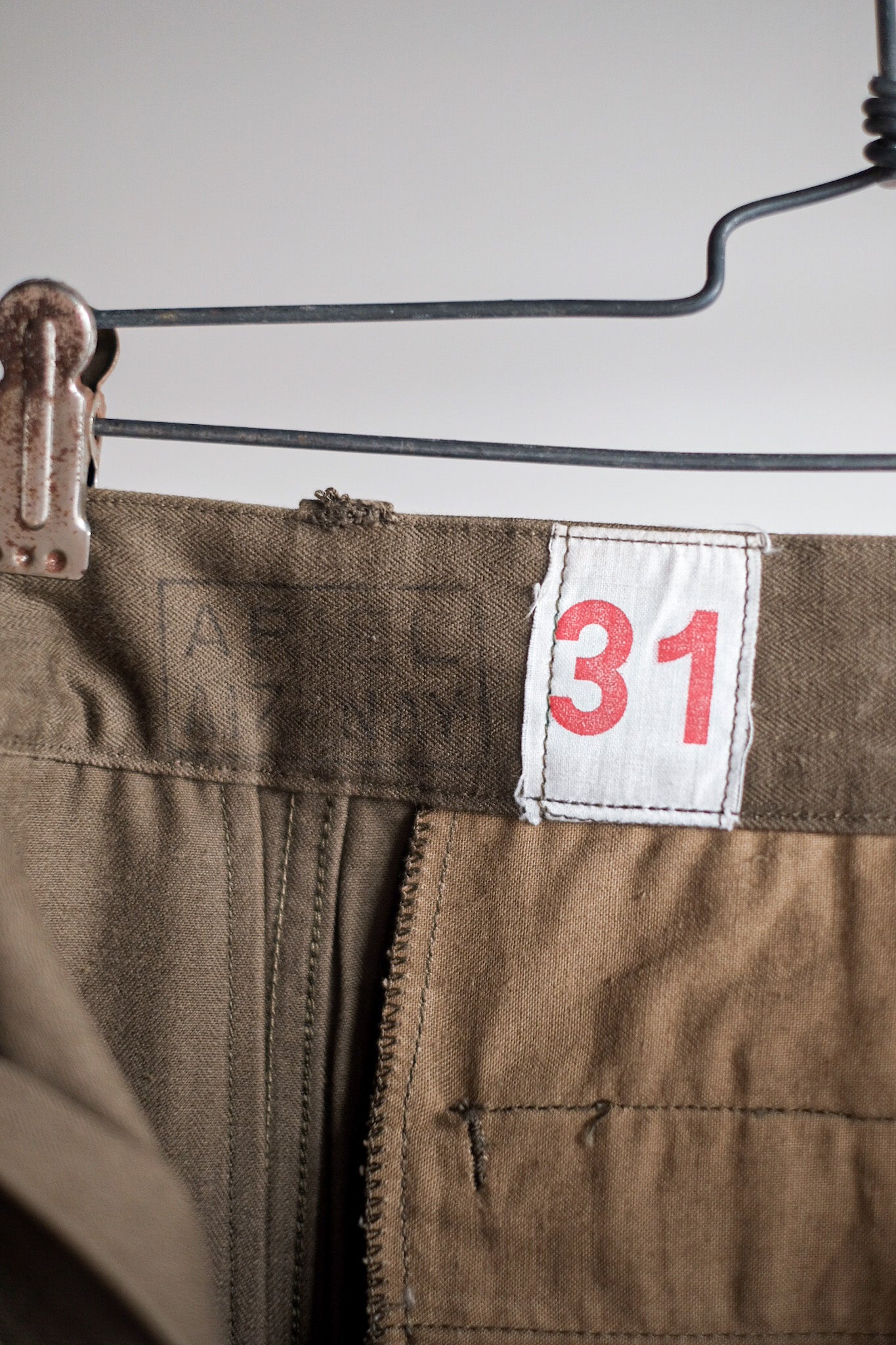 [~ 60's] Taille des pantalons de terrain de l'armée française M47.31 "Stock mort"