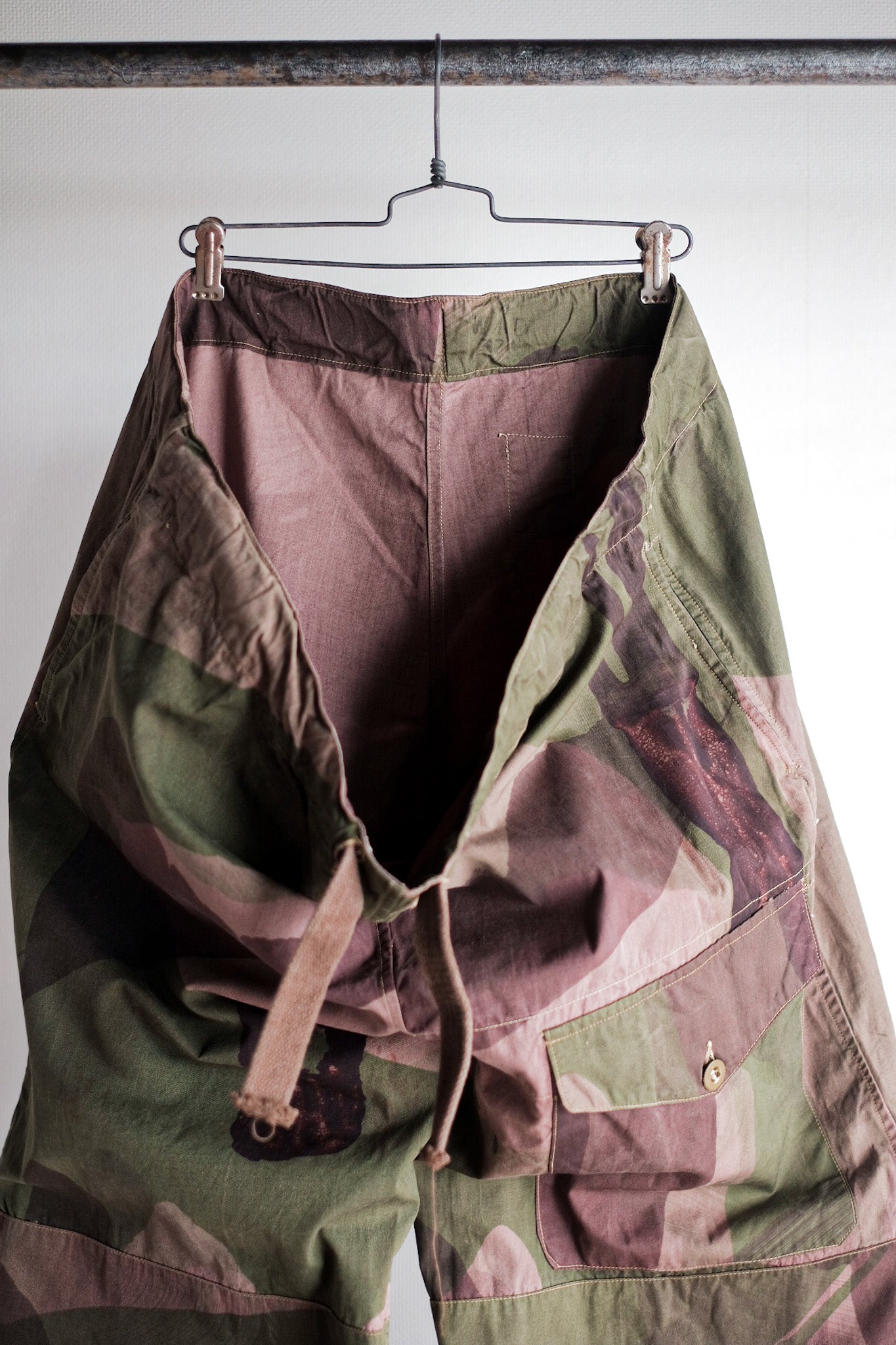 [~ 40's] กองทัพอังกฤษ SAS อำพรางกางเกงกันลมขนาด 4 "ประเภทที่ผิดปกติ" "สต็อกตาย"