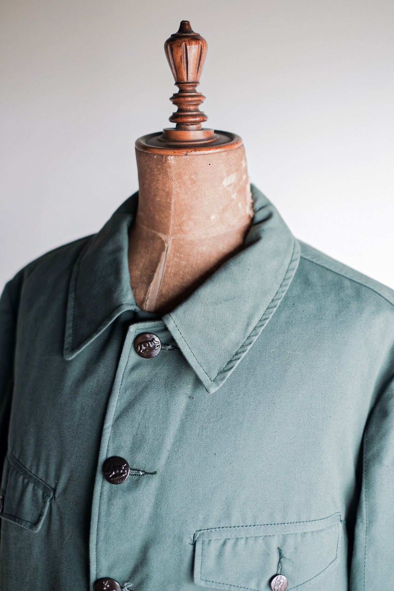 ［~50's］French Vintage Green Cotton Hunting Jacket With Chin Strap "Dead Stock"