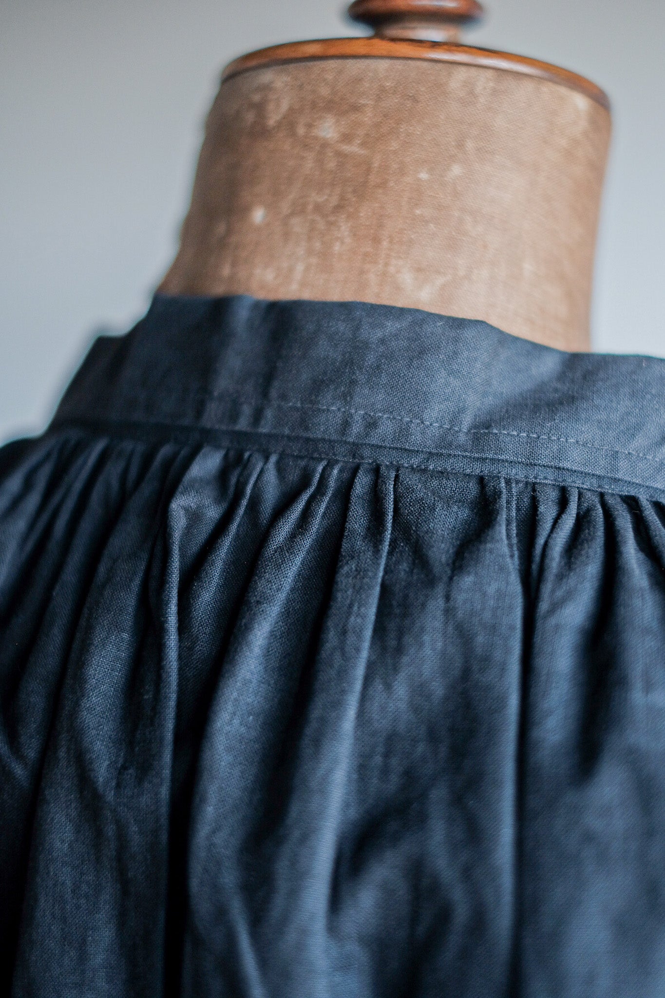 ［Early 20th C］French Antique Black Linen Smock "Biaude"