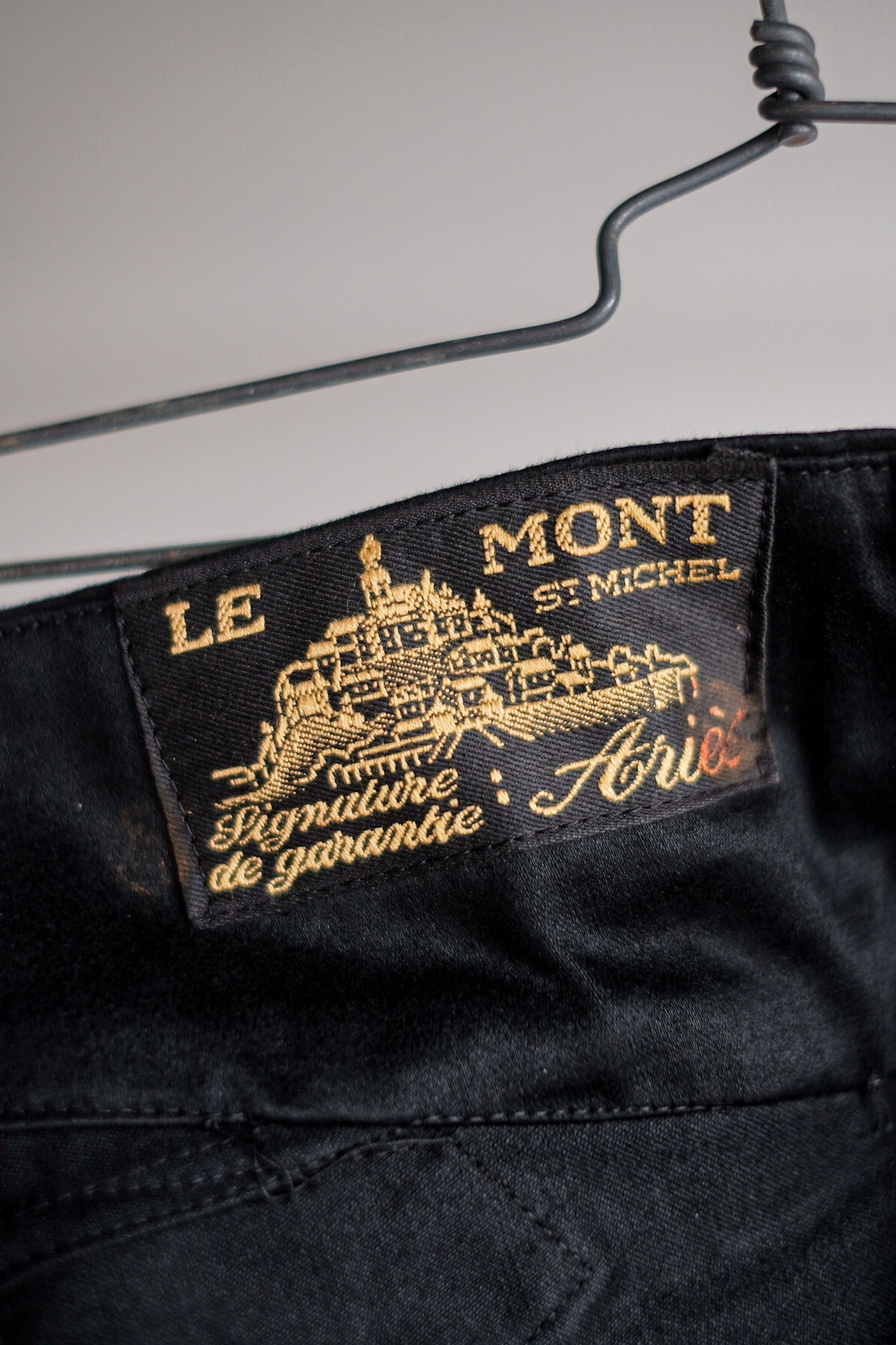 [~ 30's] กางเกงโมลกกินสีดำวินเทจฝรั่งเศส "Le Mont St. Michel" "Dead Stock"