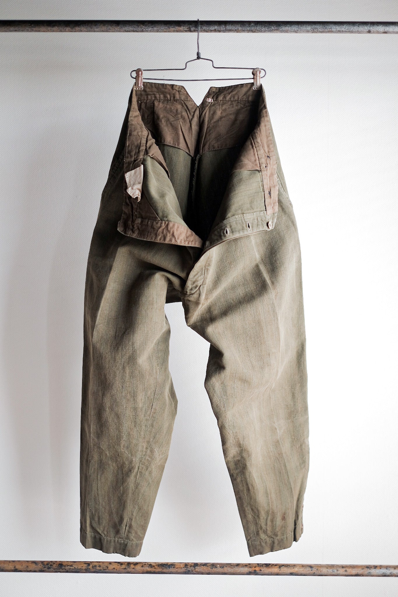 ［~20's］French Vintage Moss Green Hunting Gilet & Jodhpurs "Au Louvre"