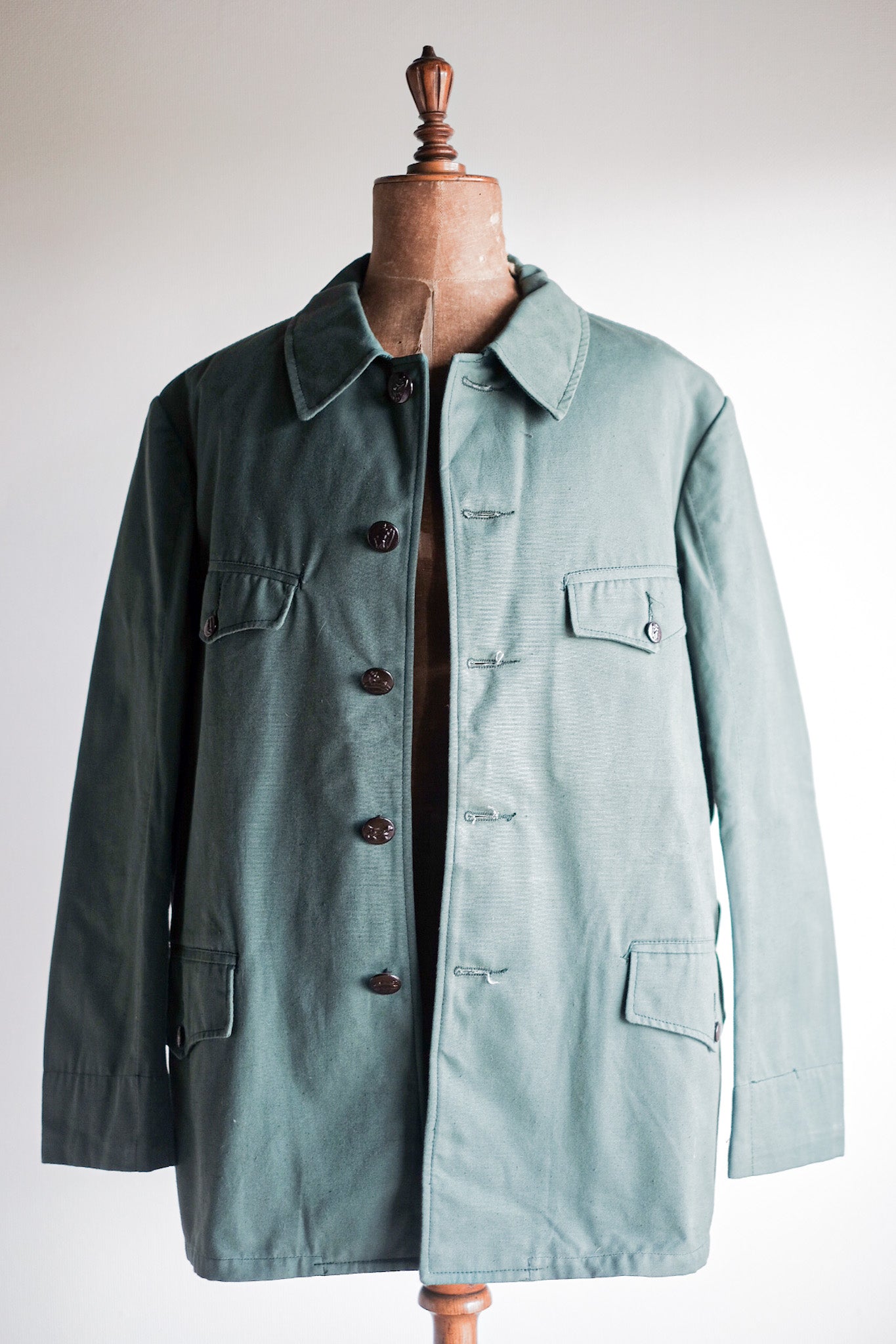 ［~50's］French Vintage Green Cotton Hunting Jacket With Chin Strap "Dead Stock"