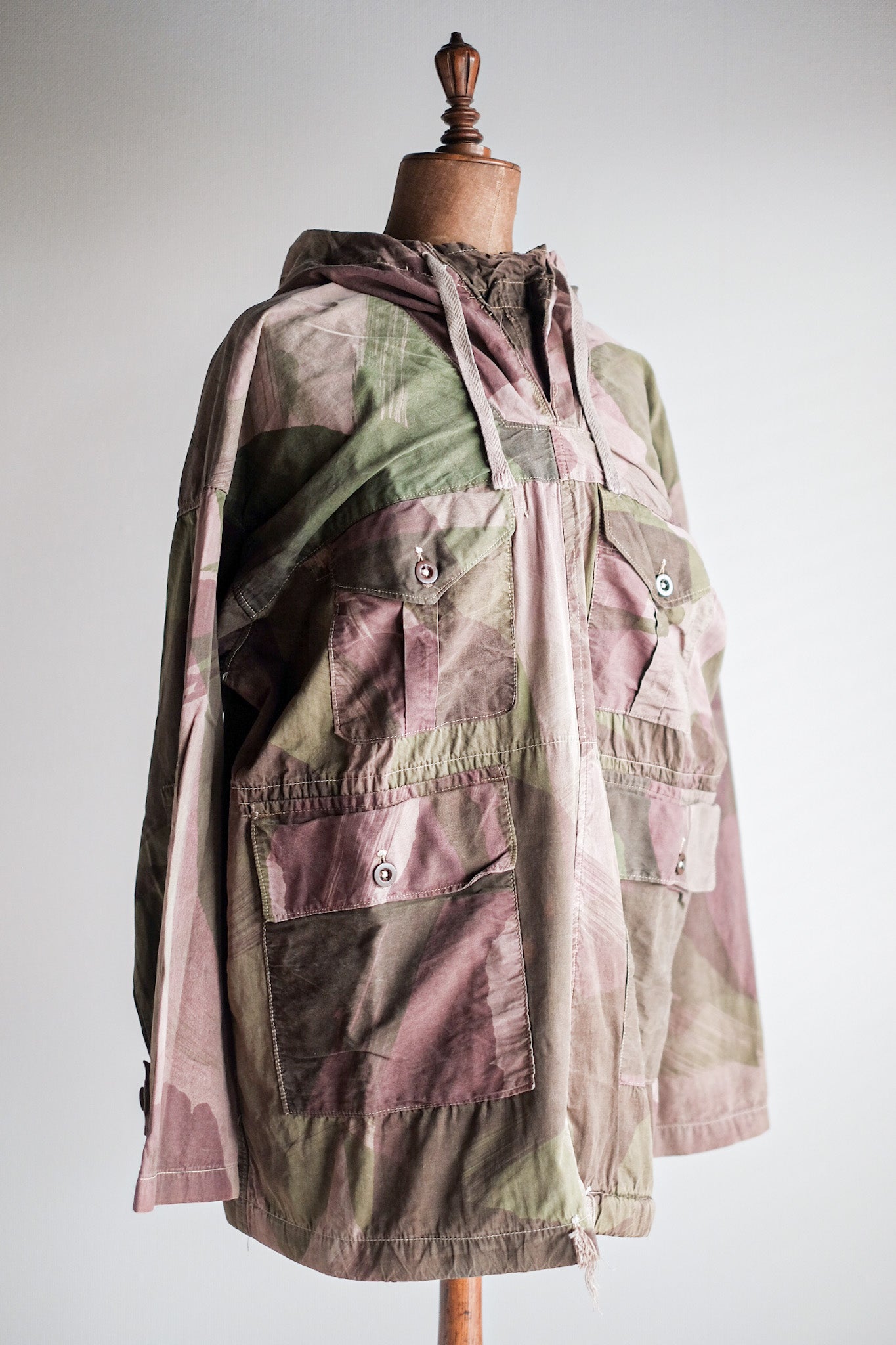 [~ 40's] BRITISH ARMY SAS CAMOUFLAGED WINDPROOF SMOCK SIZE.7 "DEAD STOCK"