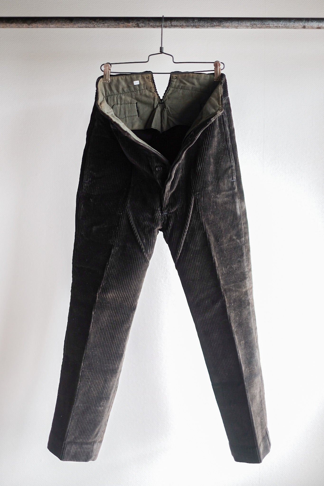 [~ 30's] Pantalon de travail en velours côtelé brun foncé vintage "Stock mort"