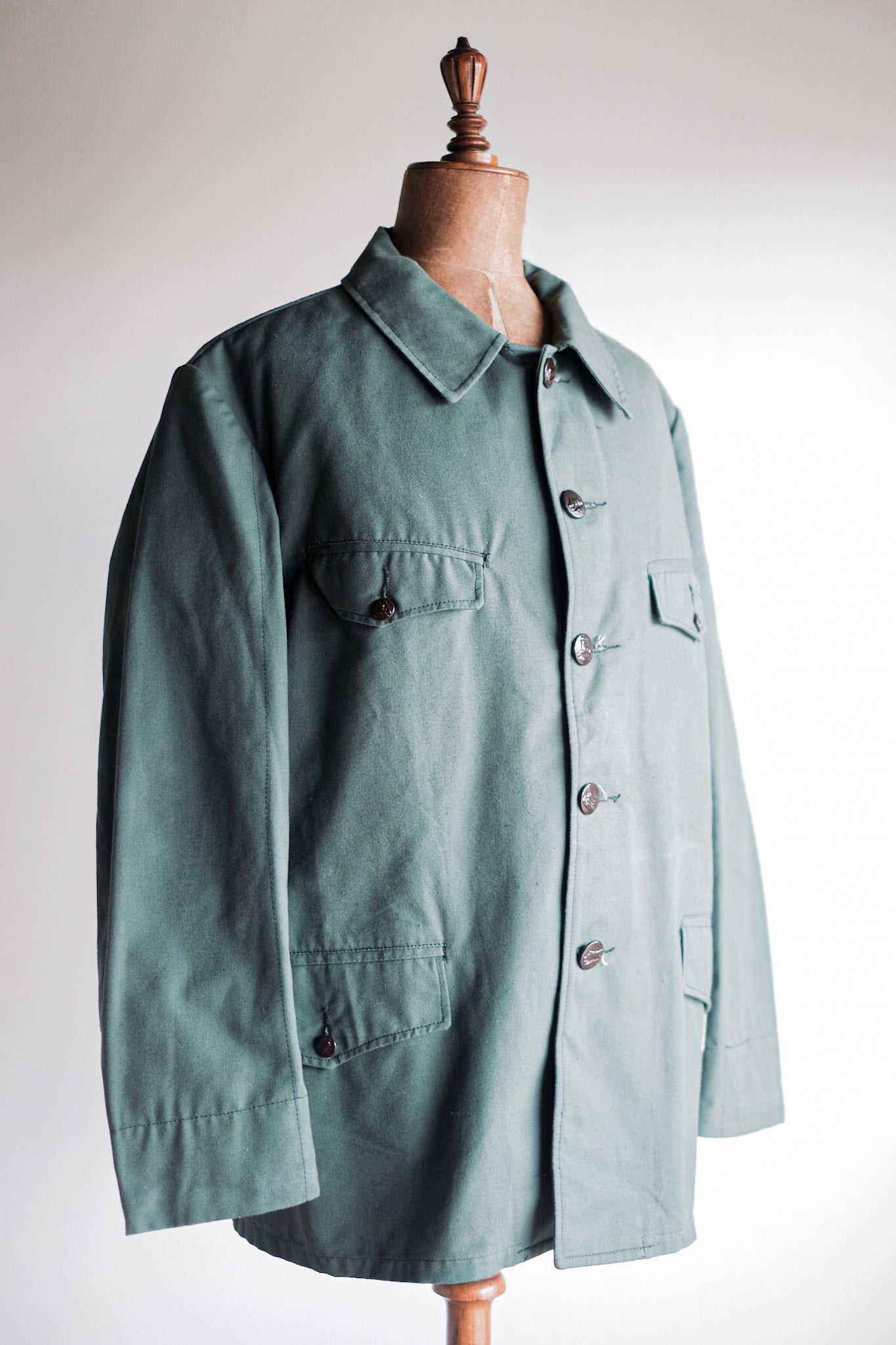 ［~50's］French Vintage Green Cotton Hunting Jacket With Chin Strap "Dead Stock"