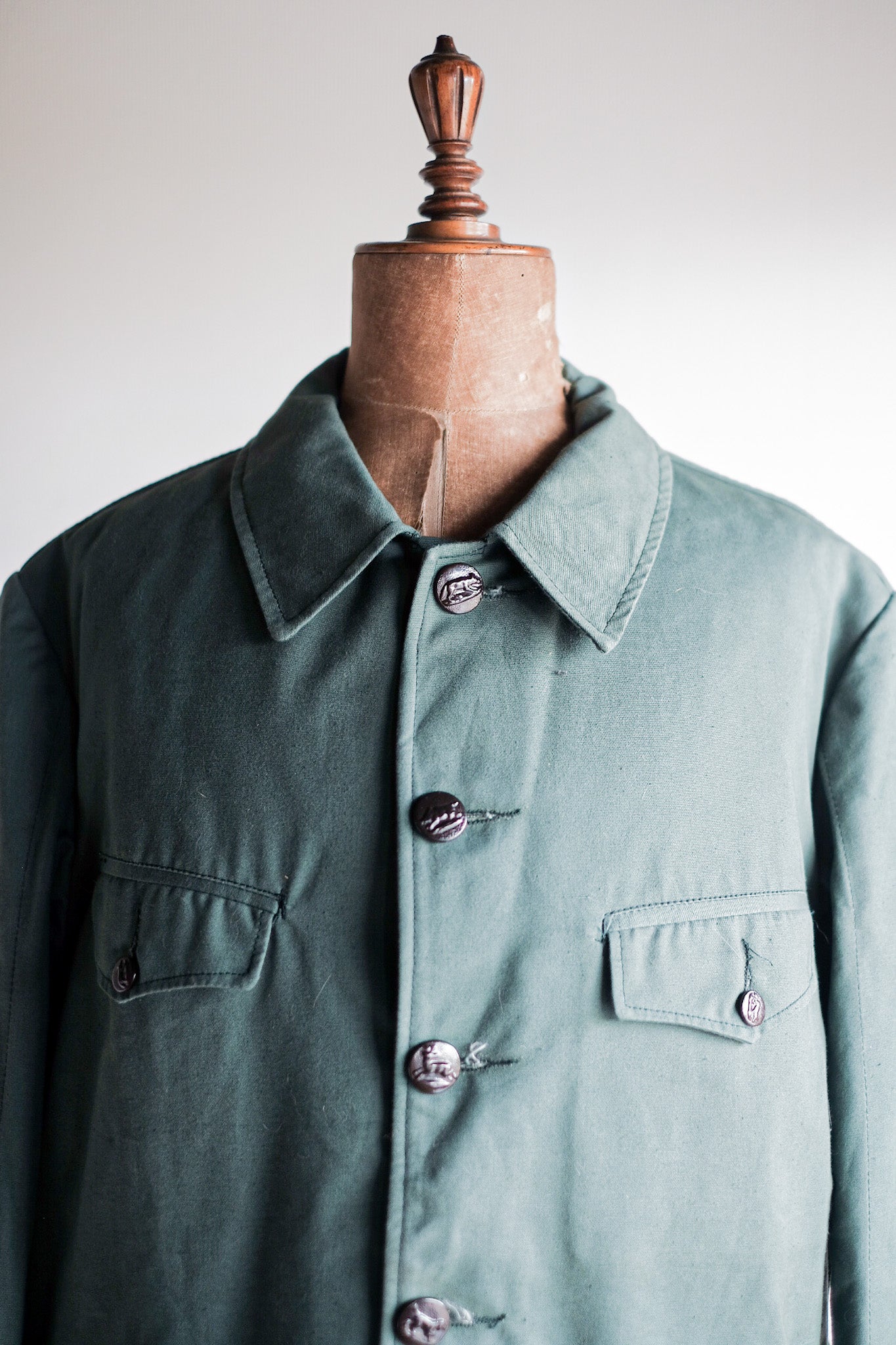 ［~50's］French Vintage Green Cotton Hunting Jacket With Chin Strap "Dead Stock"