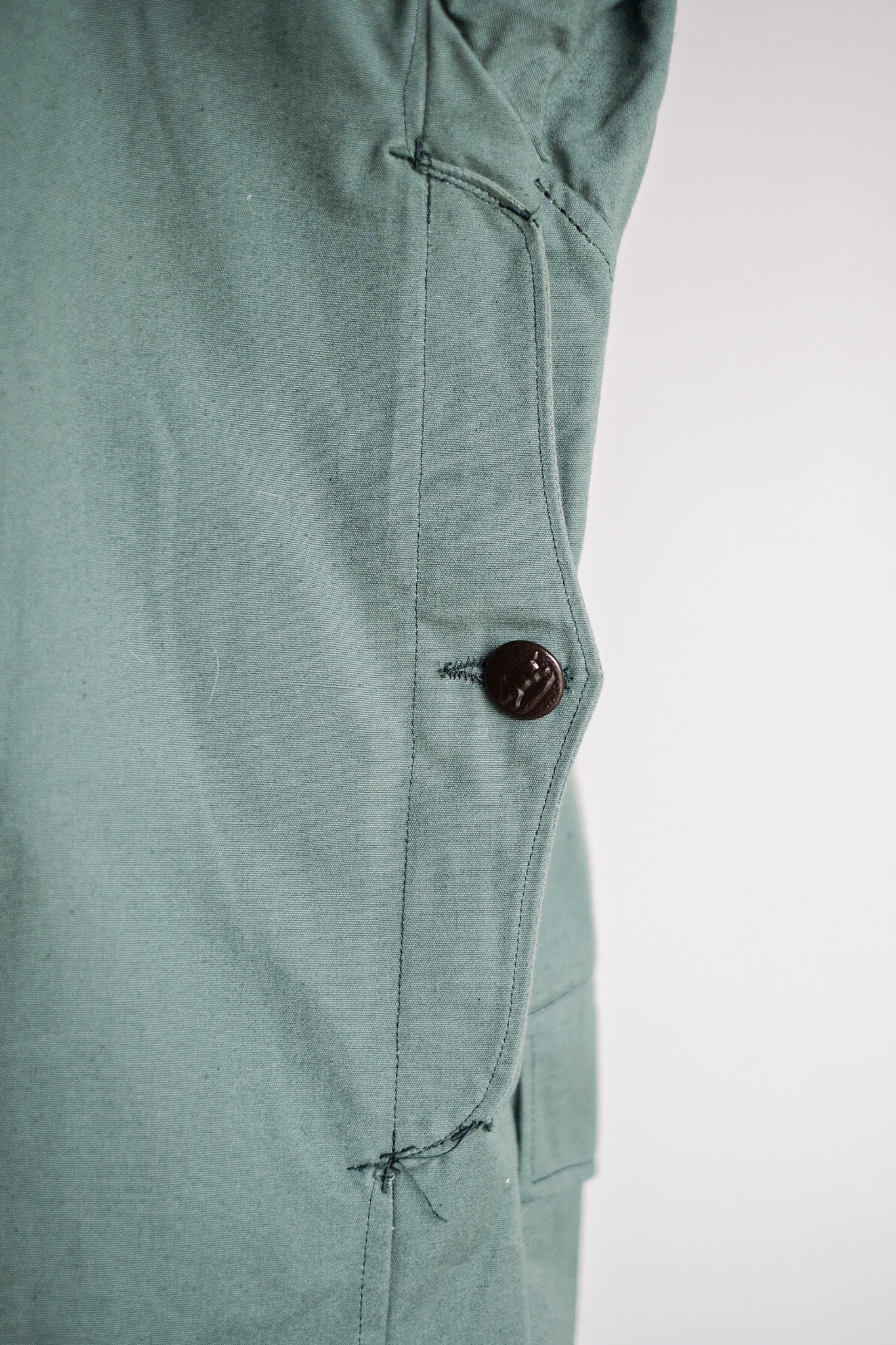 ［~50's］French Vintage Green Cotton Hunting Jacket With Chin Strap "Dead Stock"