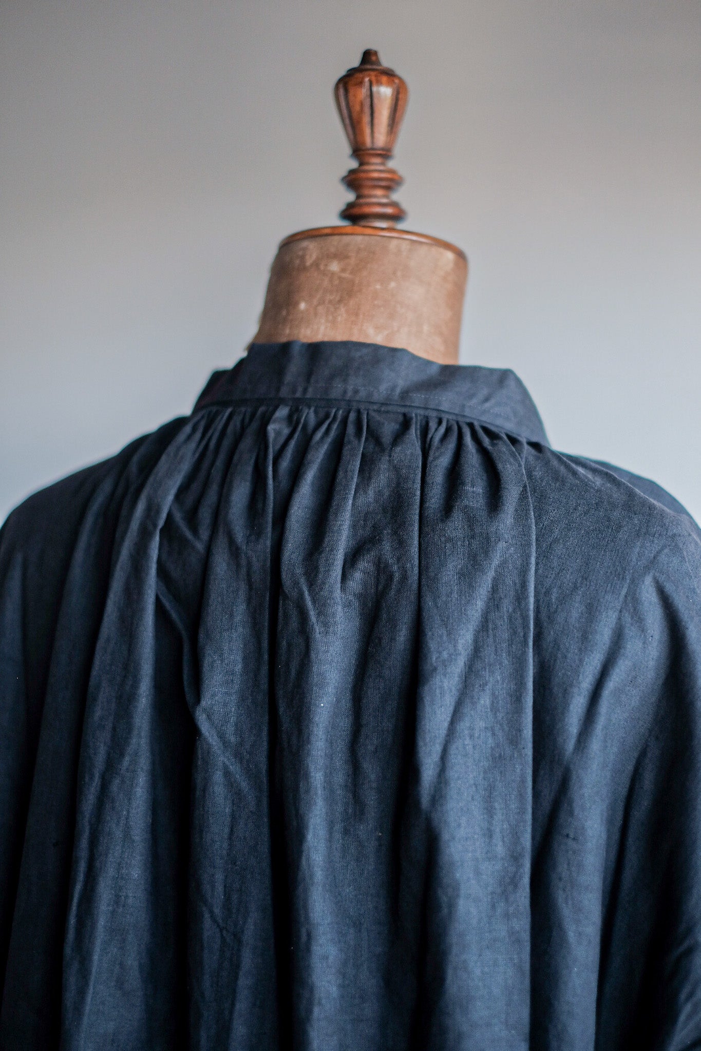 ［Early 20th C］French Antique Black Linen Smock "Biaude"