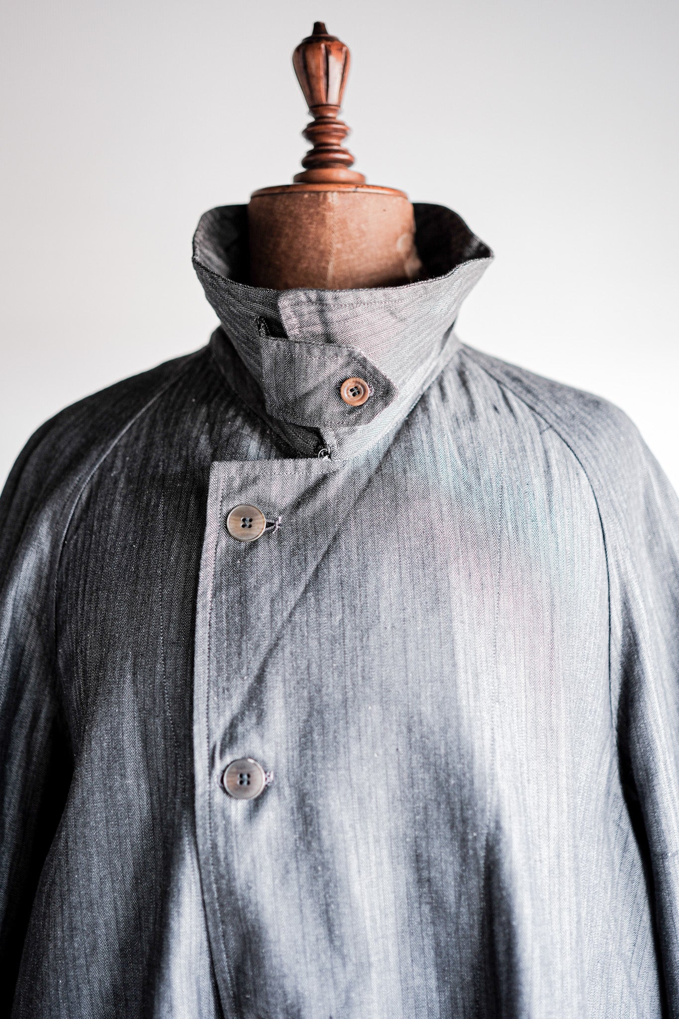 ［~40's］French Vintage Salt & Pepper Cotton HBT Work Coat With Chin Strap "Dead Stock"