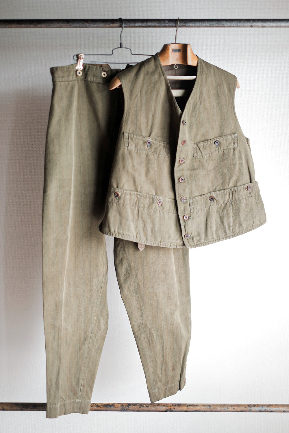 【~20's】French Vintage Moss Green Hunting Gilet & Jodhpurs "Au Louvre"