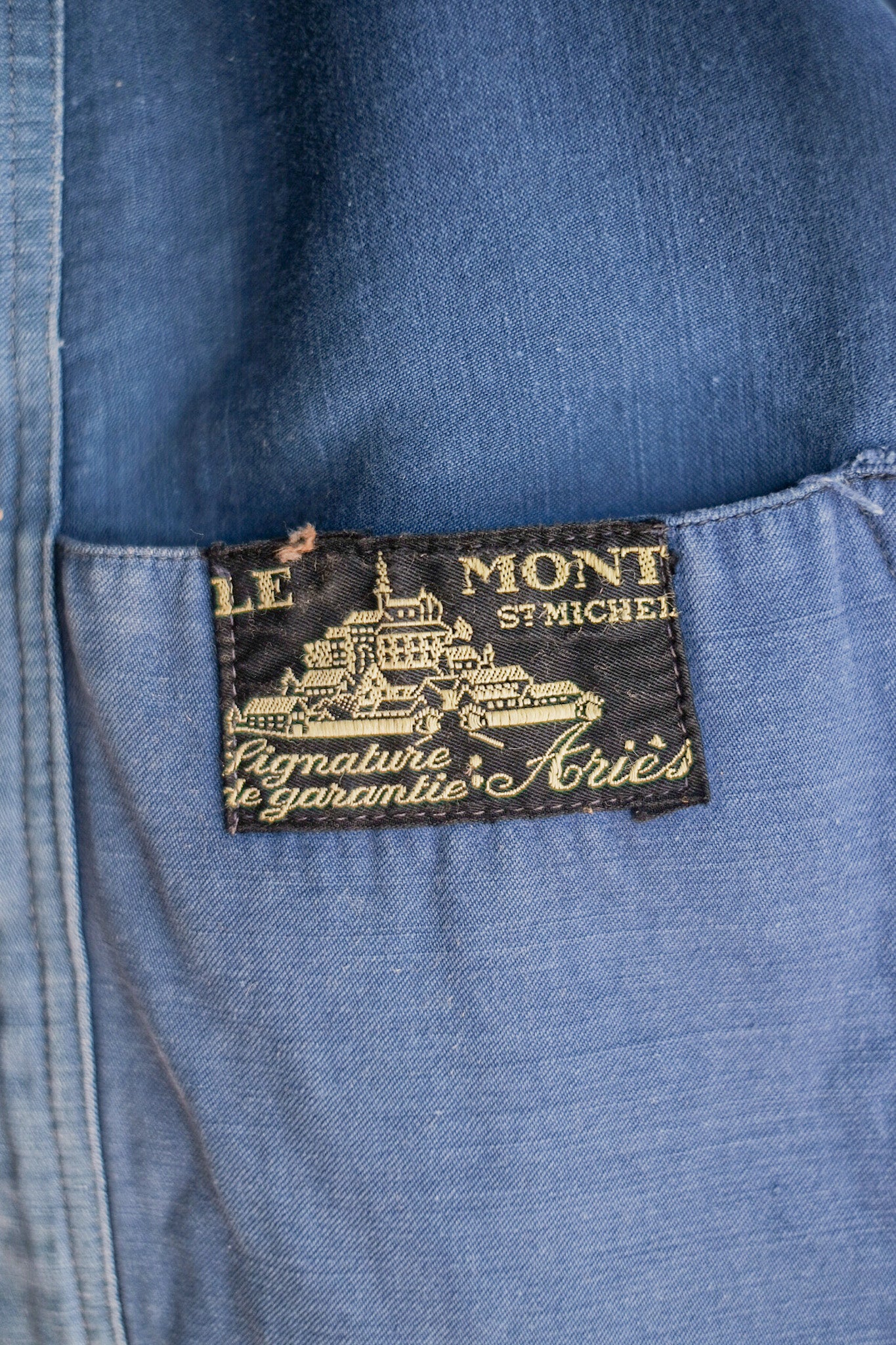 [~ 40's] แจ็คเก็ตงานโมลสกินสีน้ำเงินวินเทจฝรั่งเศส "Le Mont St. Michel"